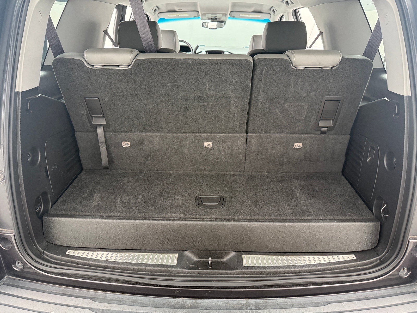 Thumbnail: 2017 Chevrolet Tahoe - 6