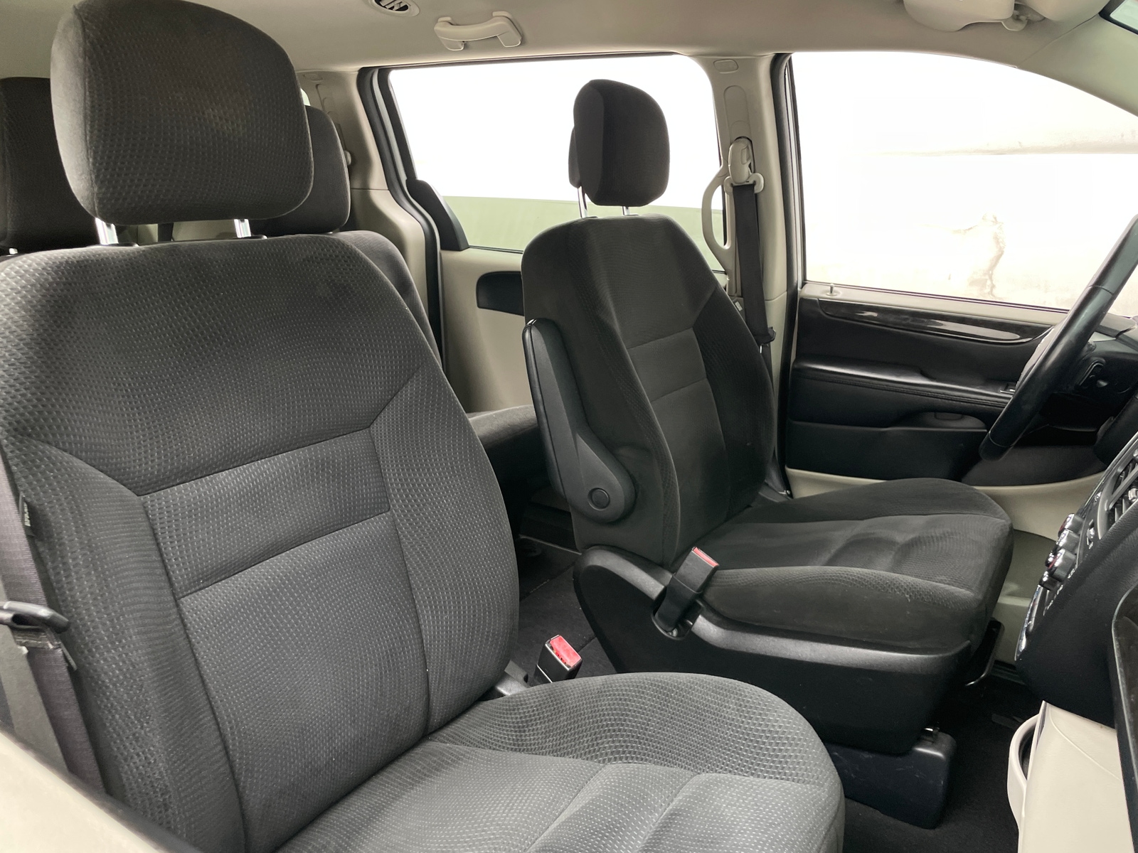 Thumbnail: 2017 Dodge Grand Caravan - 2