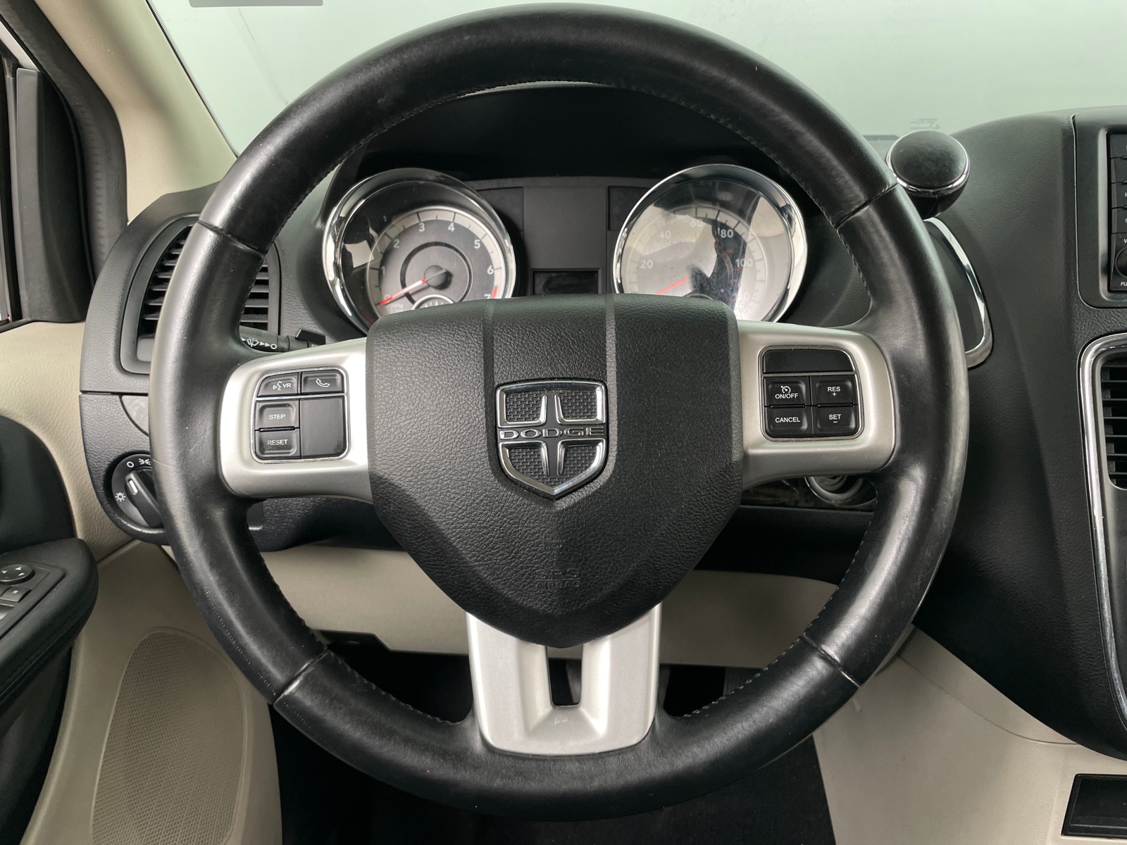 Thumbnail: 2017 Dodge Grand Caravan - 5