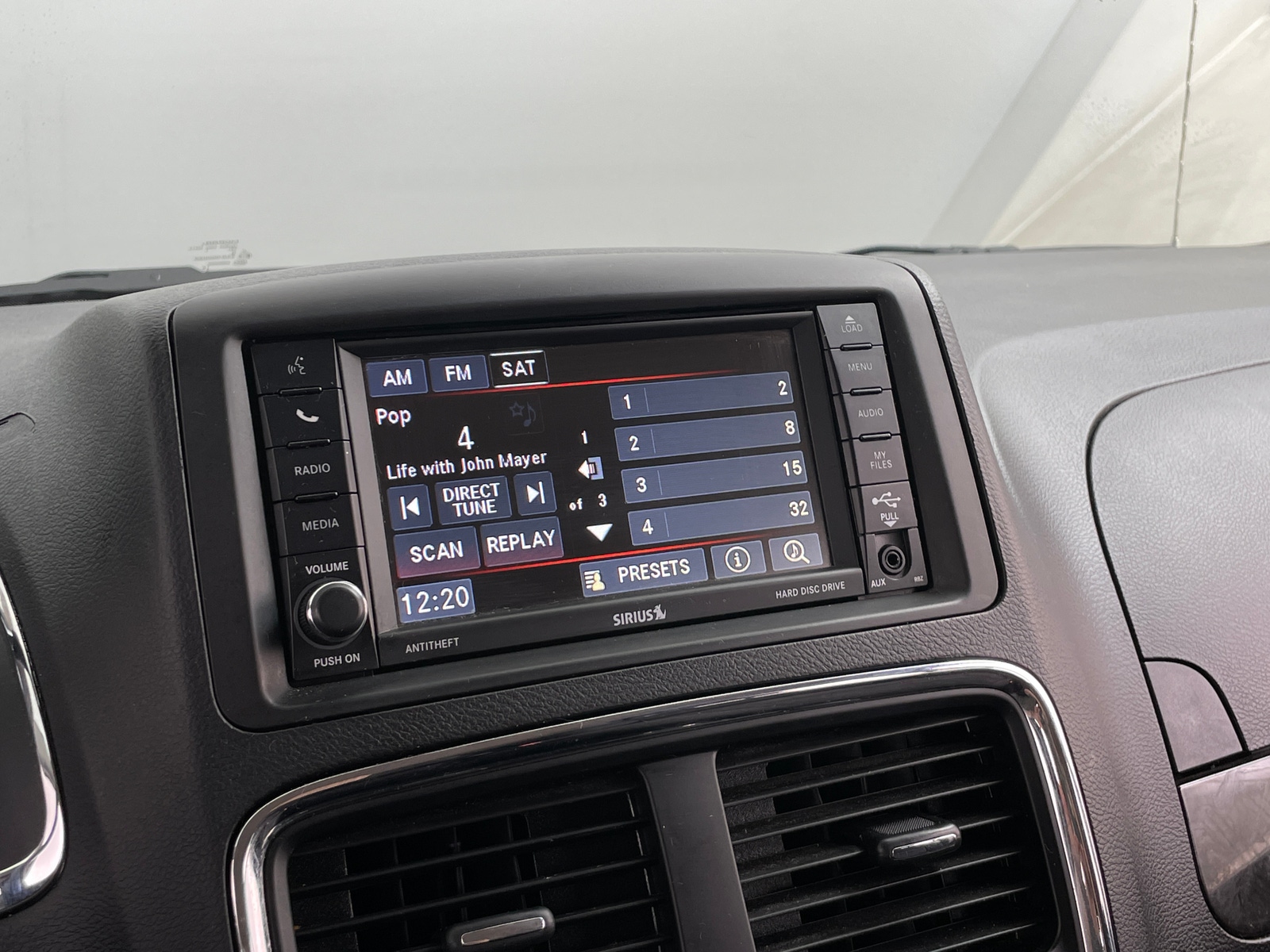 Thumbnail: 2017 Dodge Grand Caravan - 4
