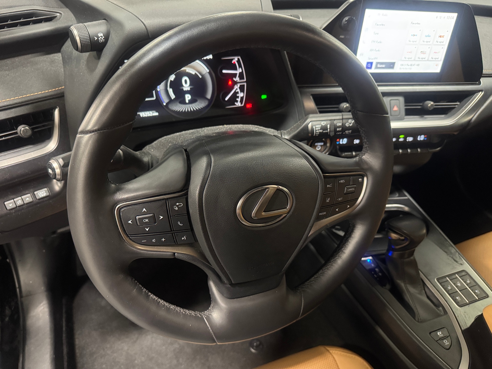 Thumbnail: 2024 Lexus UX - 4