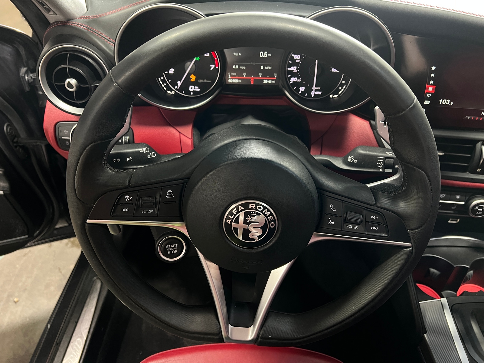 Thumbnail: 2018 Alfa Romeo Giulia - 4