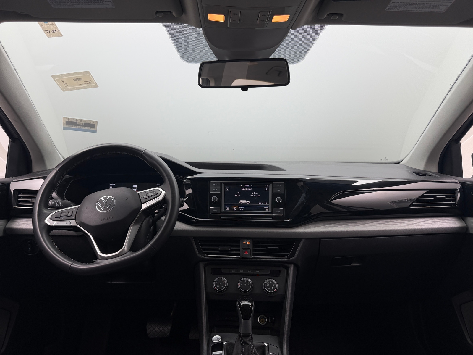 Thumbnail: 2022 Volkswagen Taos - 3