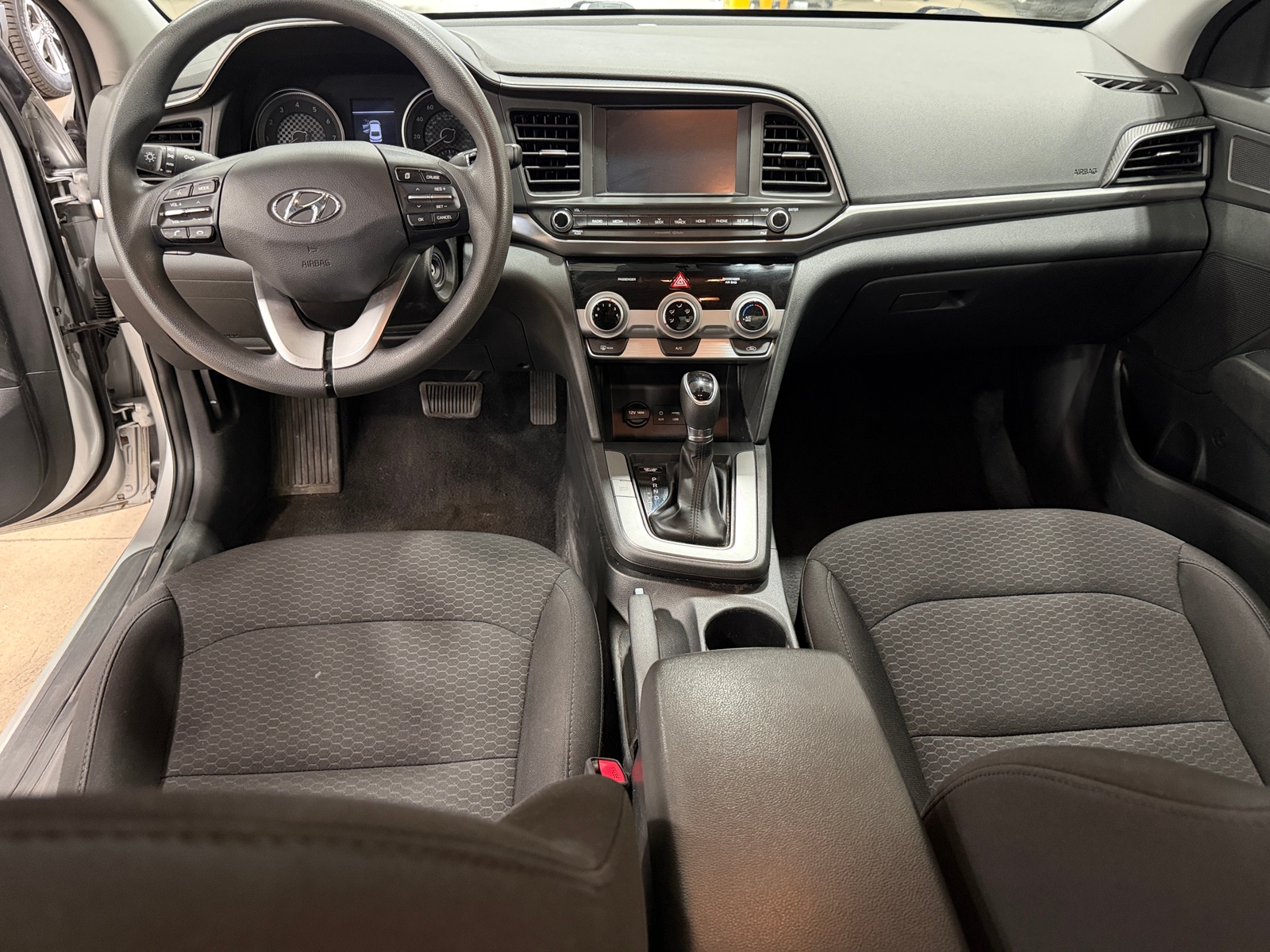 Thumbnail: 2019 Hyundai Elantra - 3