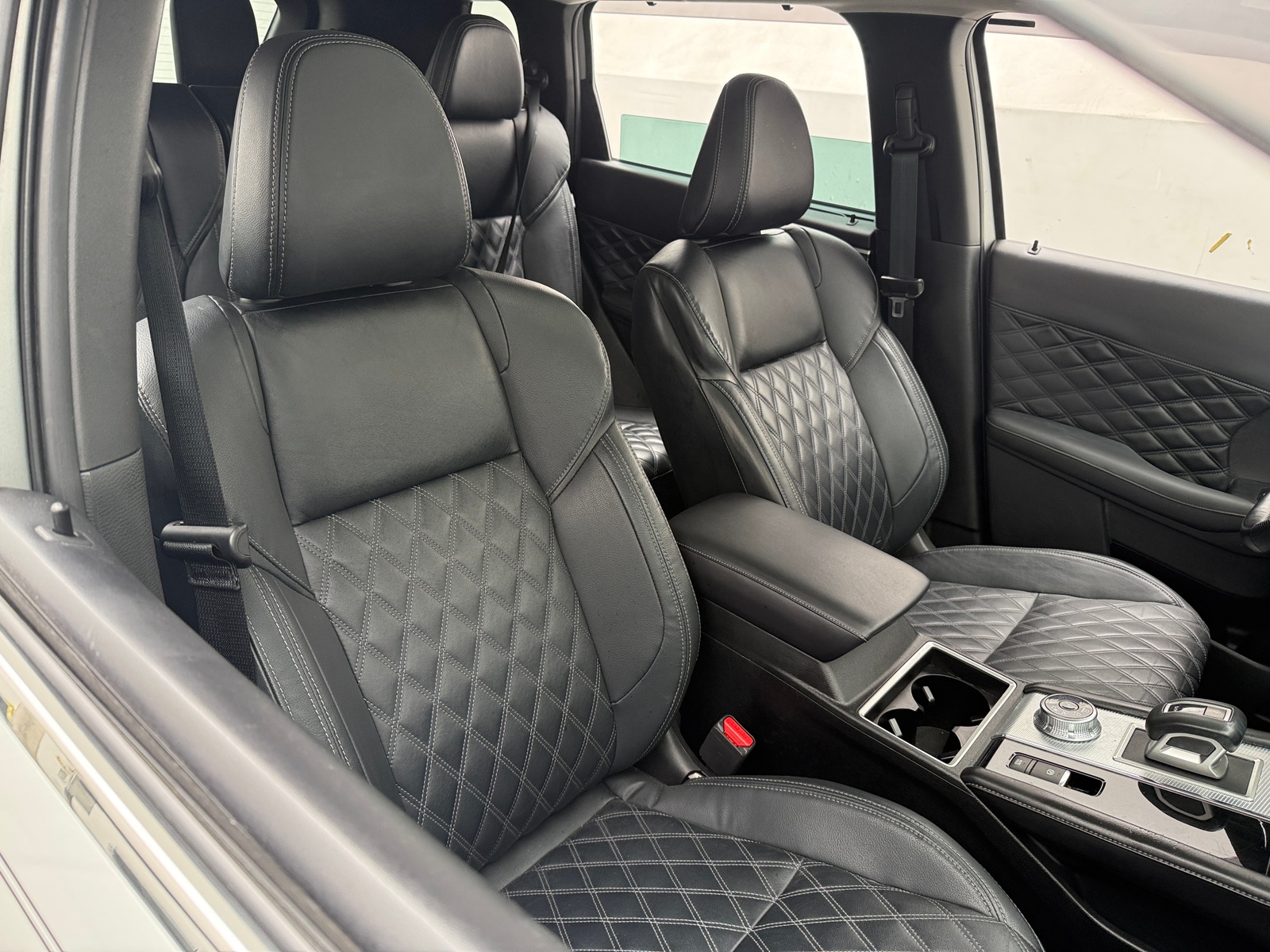 Thumbnail: 2023 Mitsubishi Outlander - 2