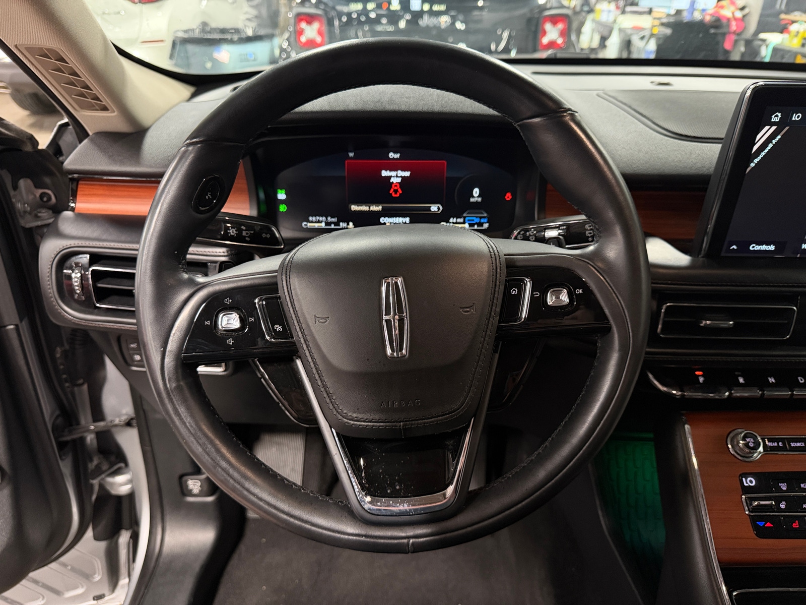 Thumbnail: 2020 Lincoln Aviator - 4