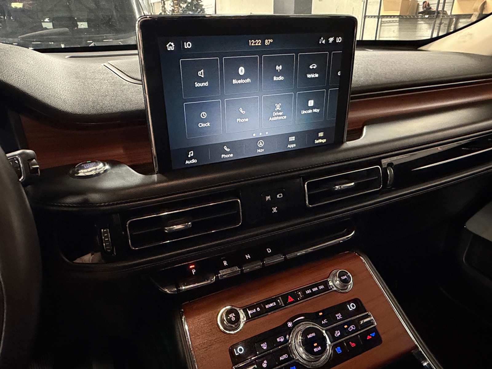 Thumbnail: 2020 Lincoln Aviator - 3