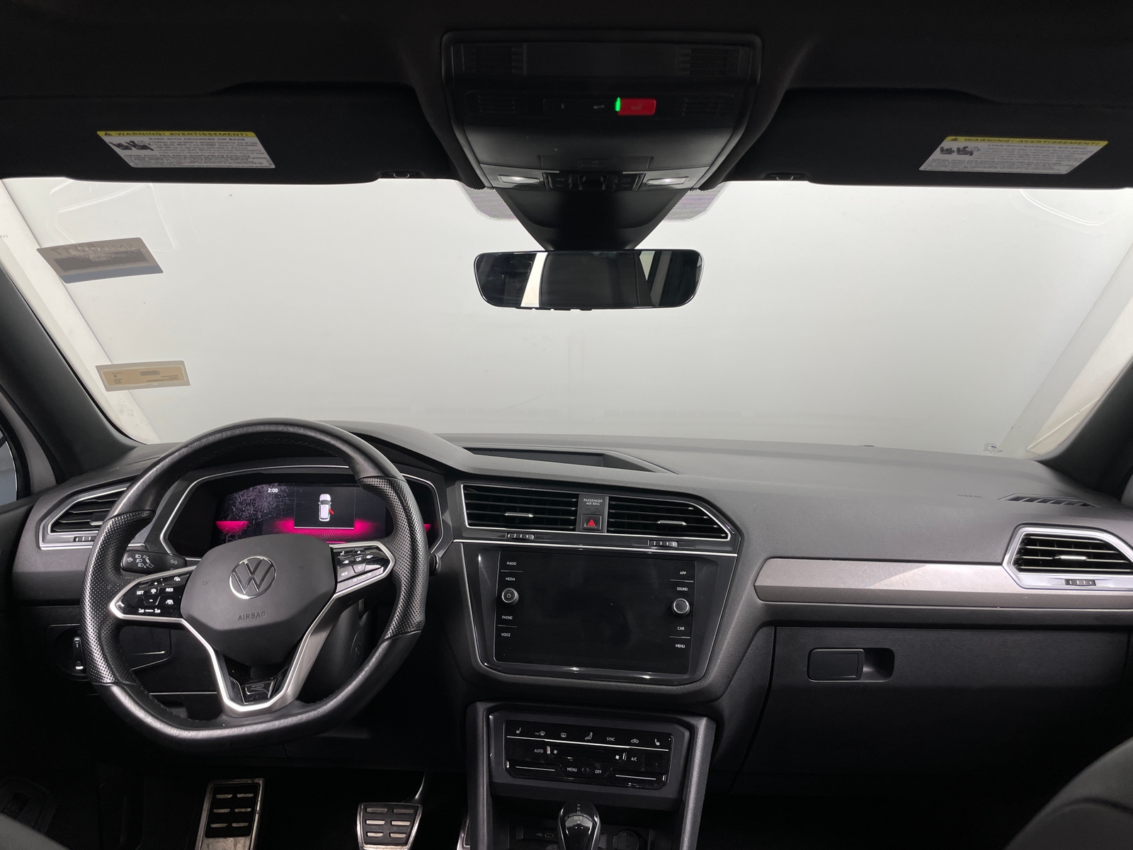 Thumbnail: 2022 Volkswagen Tiguan - 3