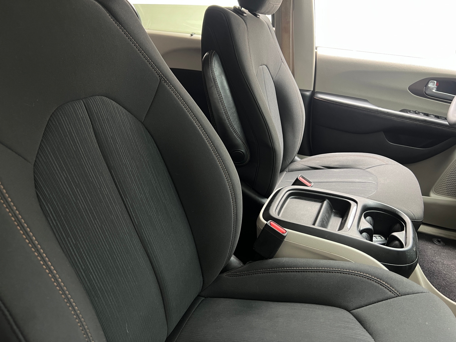 Thumbnail: 2019 Chrysler Pacifica - 2