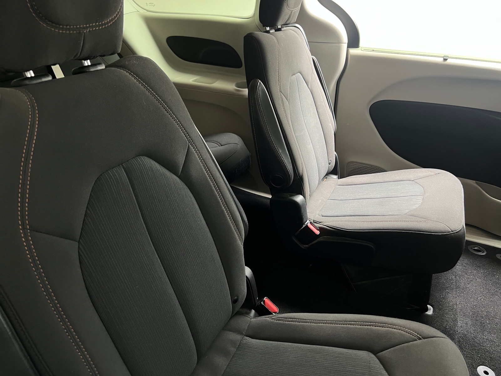 Thumbnail: 2019 Chrysler Pacifica - 6