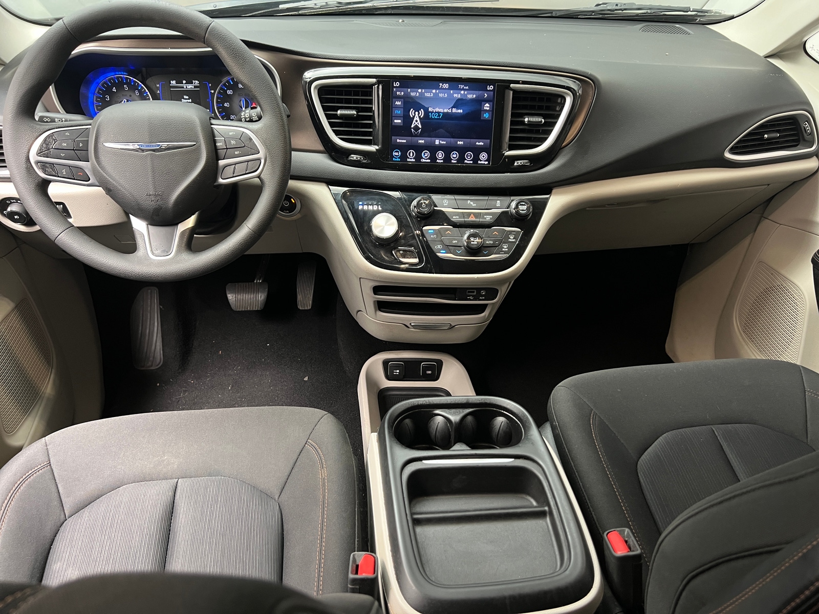 Thumbnail: 2019 Chrysler Pacifica - 3