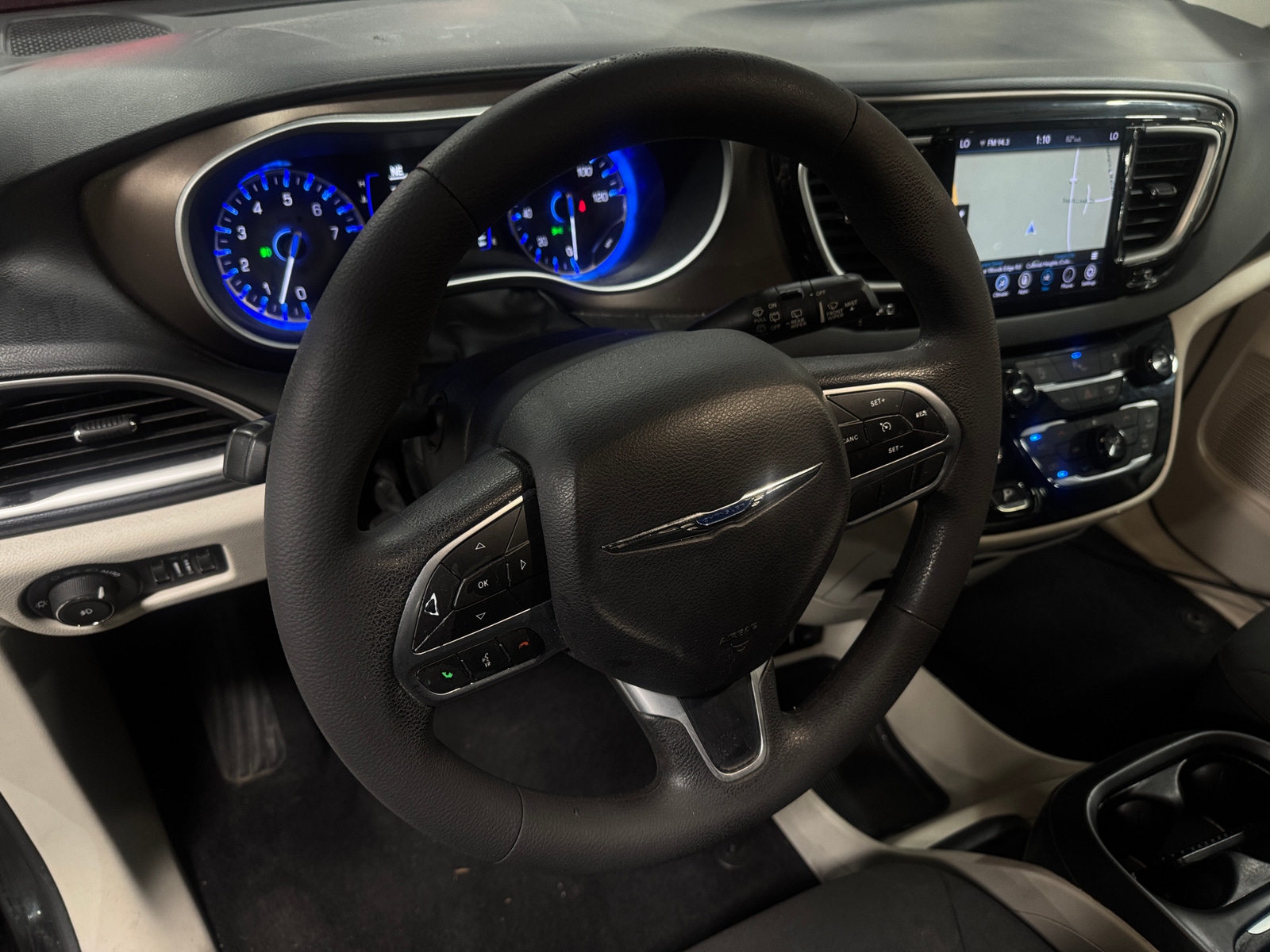 Thumbnail: 2019 Chrysler Pacifica - 5