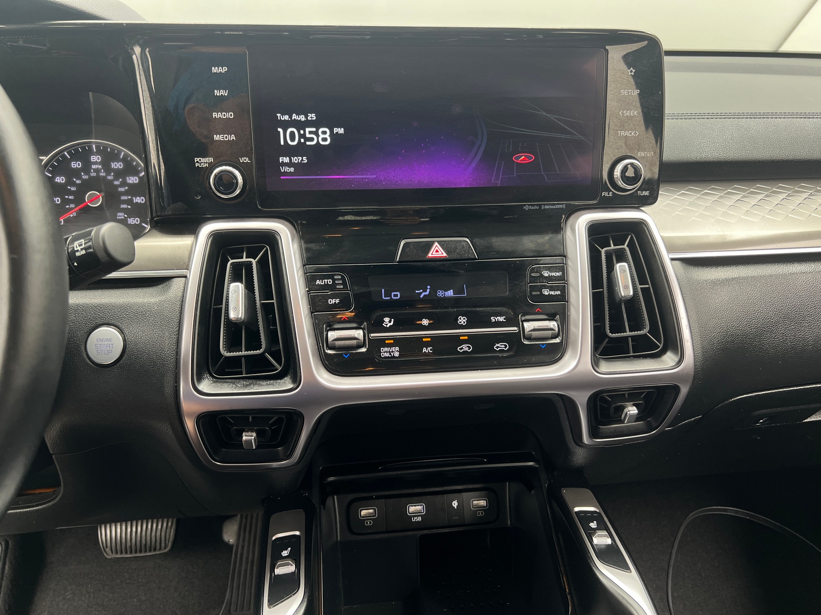 Thumbnail: 2022 Kia Sorento - 3