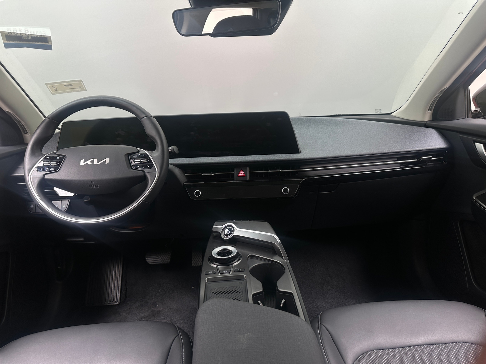 Thumbnail: 2024 Kia EV6 - 2