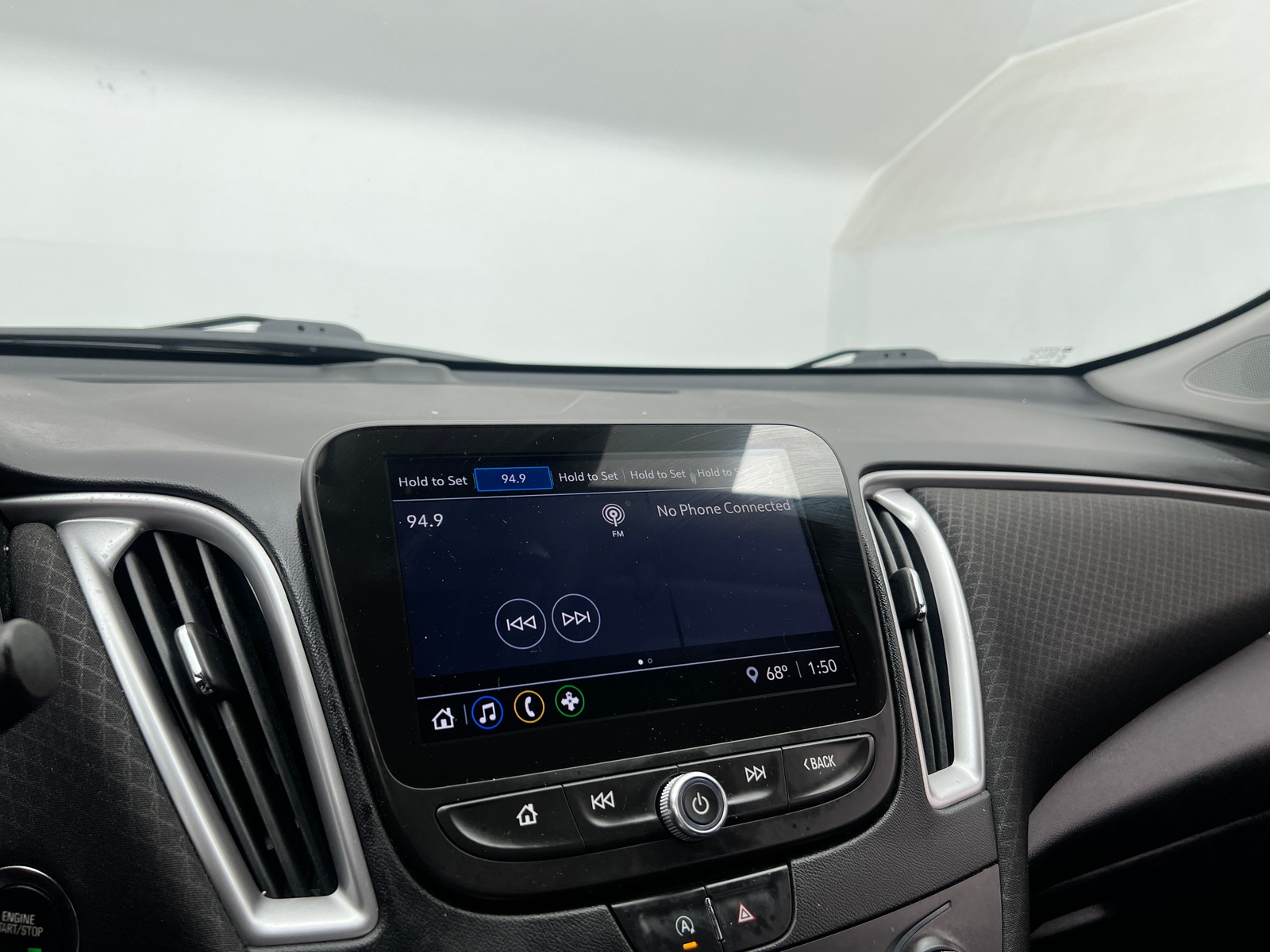 Thumbnail: 2021 Chevrolet Malibu - 4