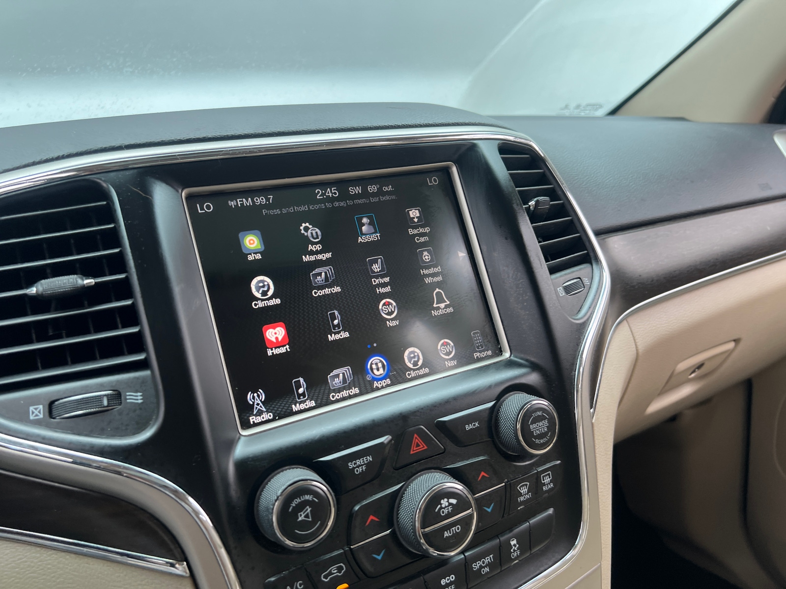 Thumbnail: 2017 Jeep Grand Cherokee - 3