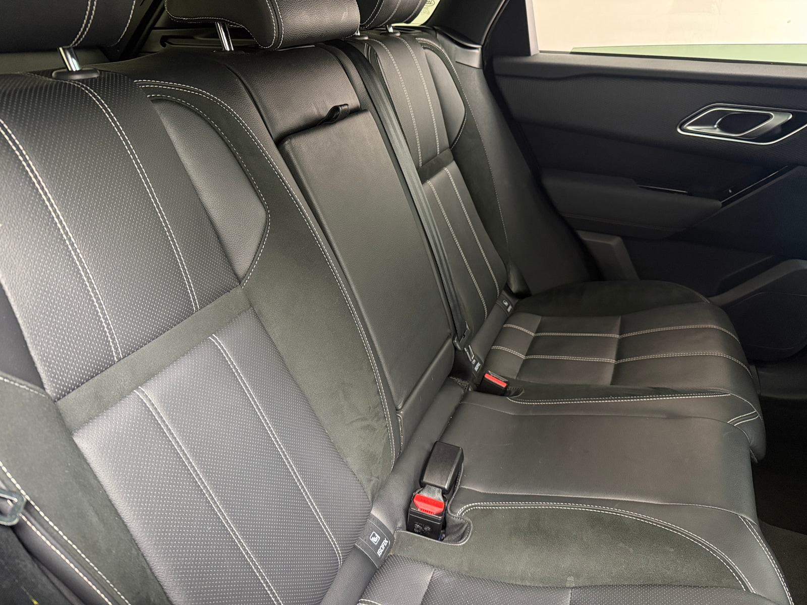Thumbnail: 2022 Land Rover Range Rover Velar - 5