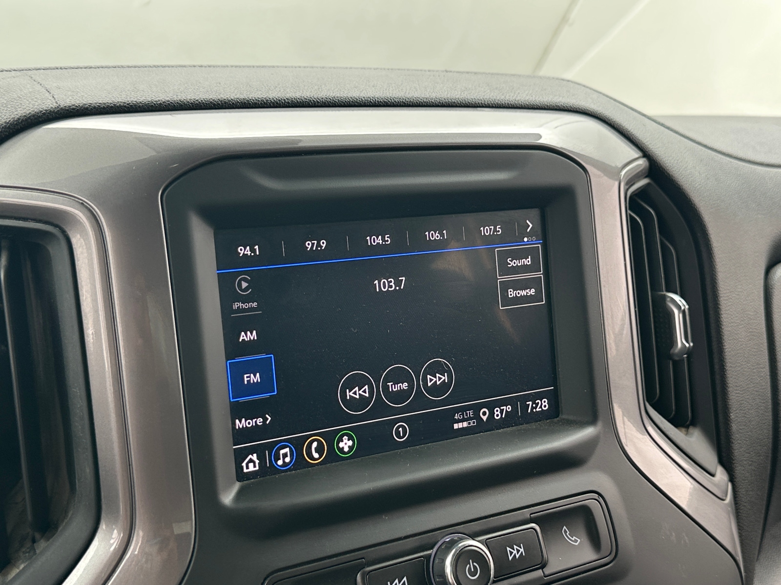 Thumbnail: 2024 Chevrolet Silverado 2500 - 4