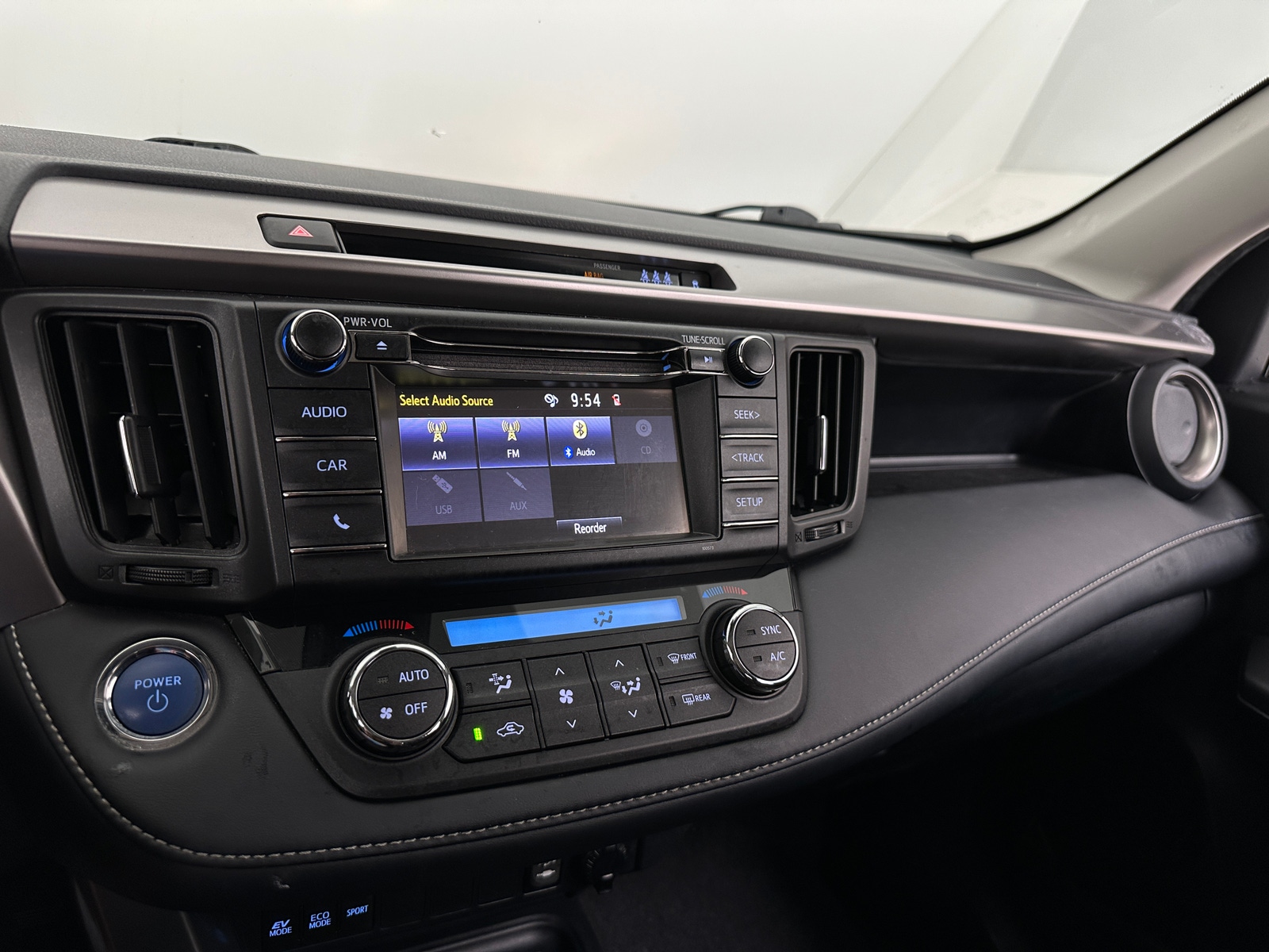 Thumbnail: 2018 Toyota RAV4 - 4