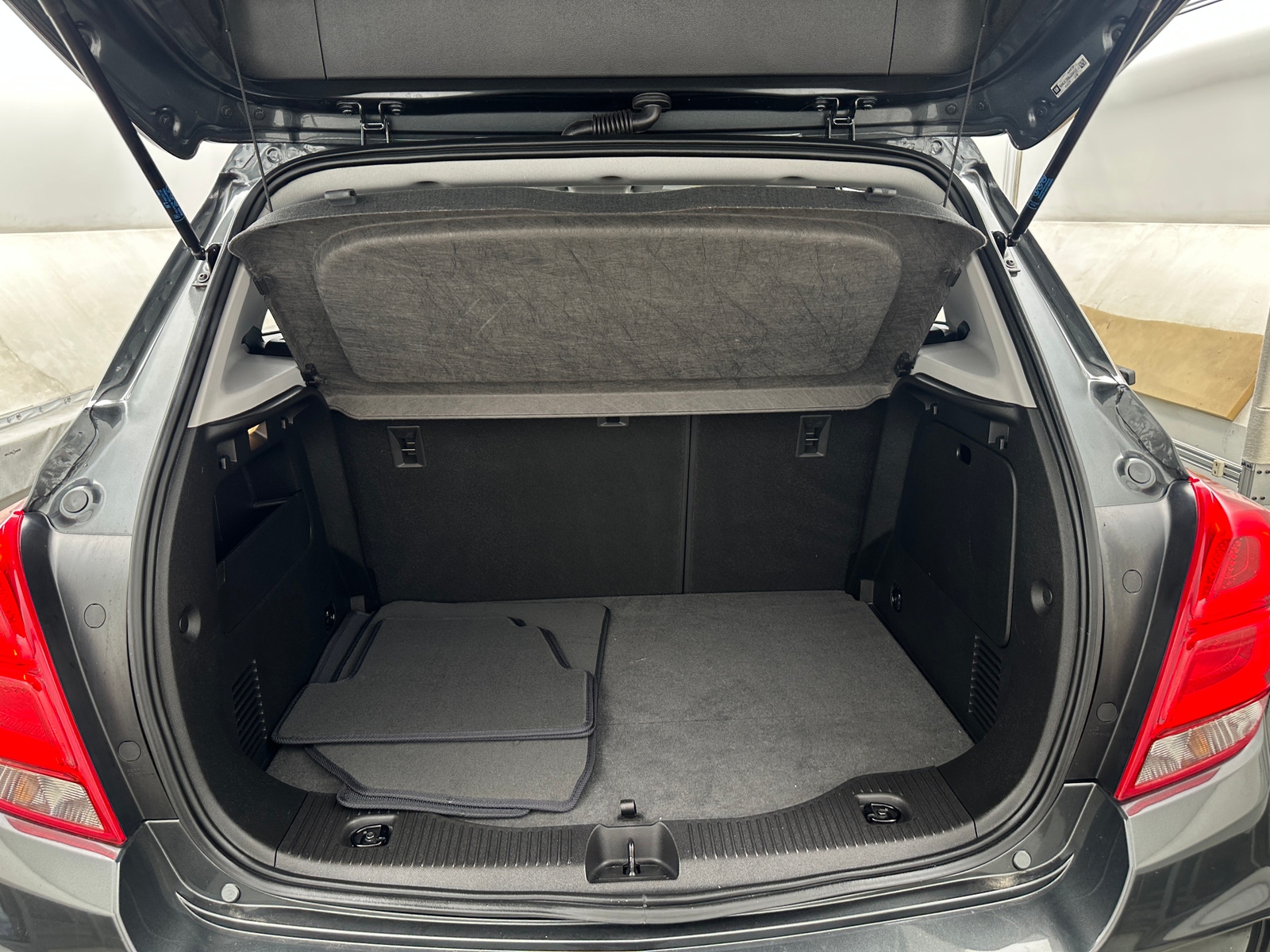Thumbnail: 2020 Chevrolet Trax - 6