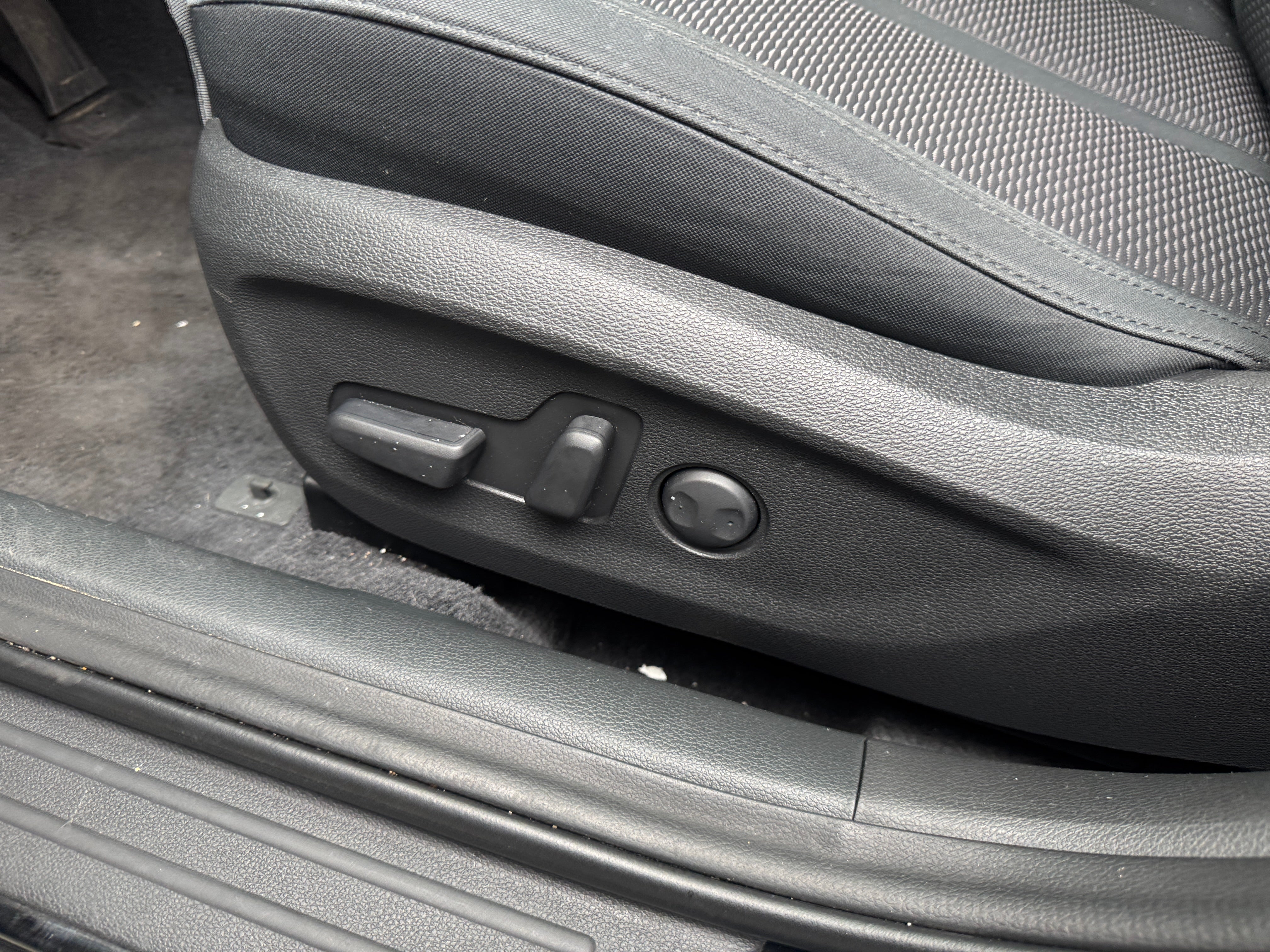 5NPE34AF3KH734886