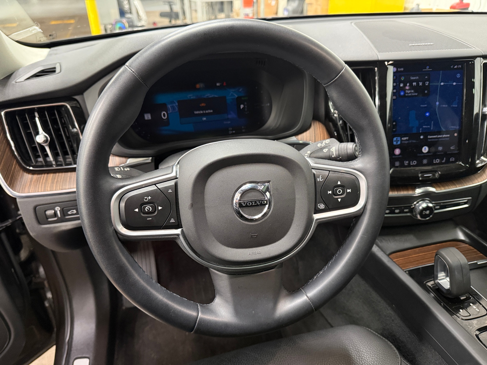 Thumbnail: 2022 Volvo XC60 - 4