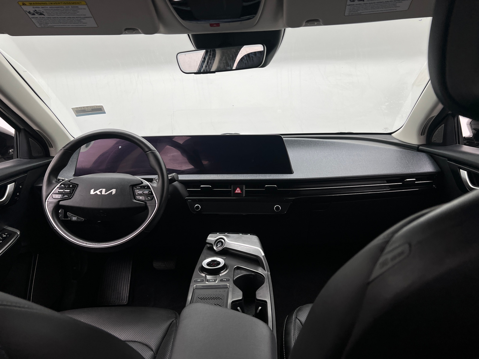 Thumbnail: 2023 Kia EV6 - 2