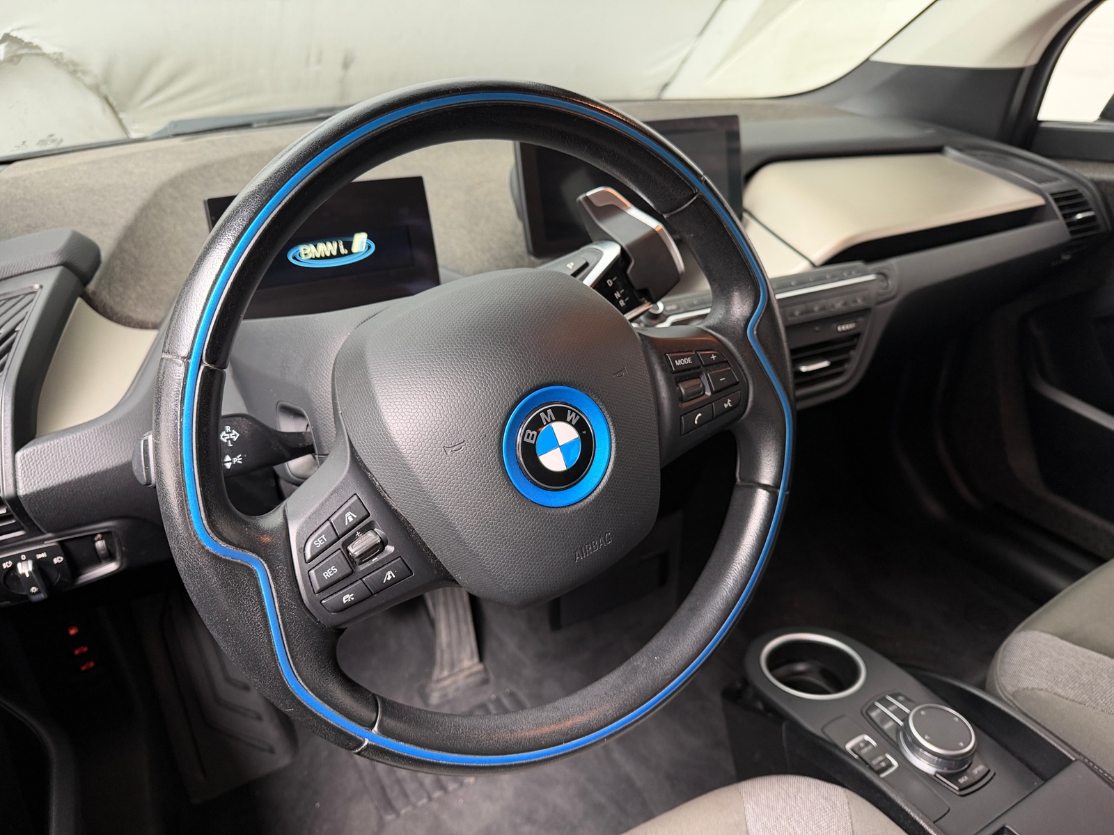 Thumbnail: 2017 BMW i3 - 5
