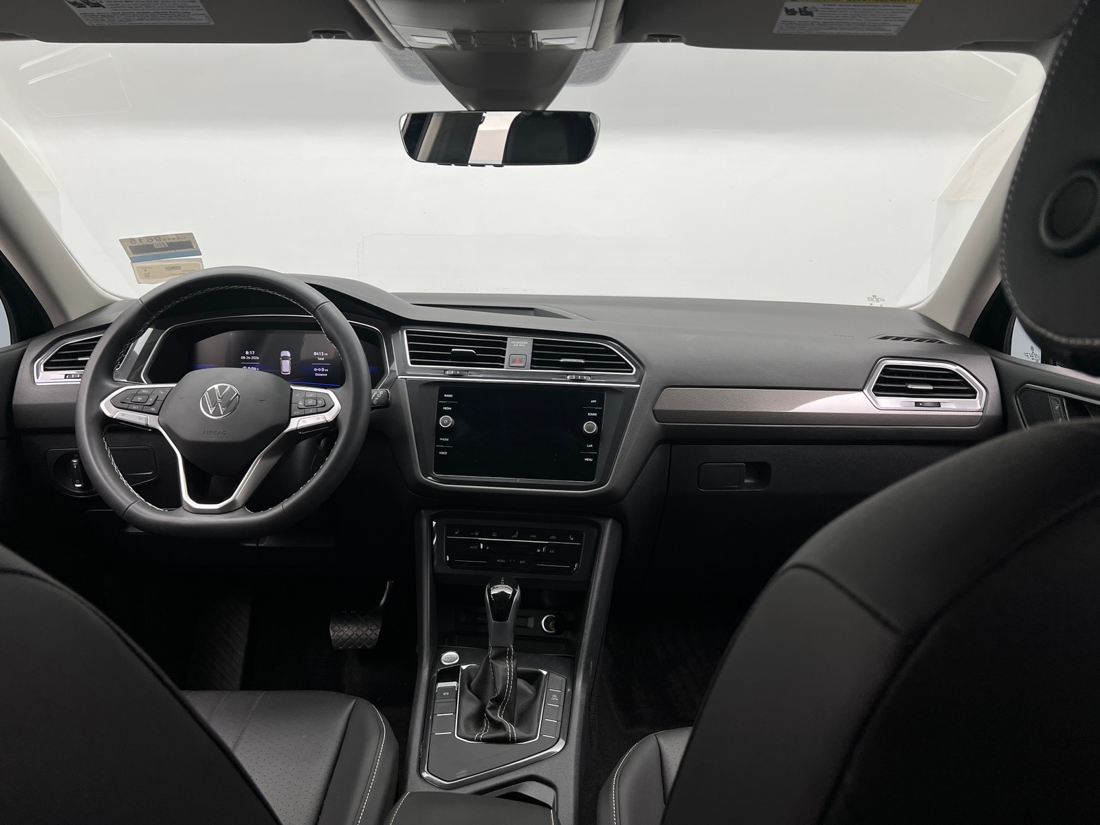 Thumbnail: 2023 Volkswagen Tiguan - 2