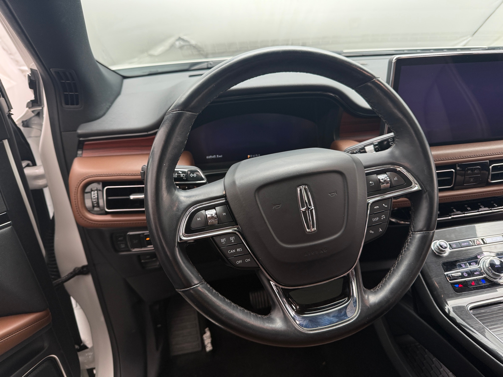 Thumbnail: 2023 Lincoln Nautilus - 4