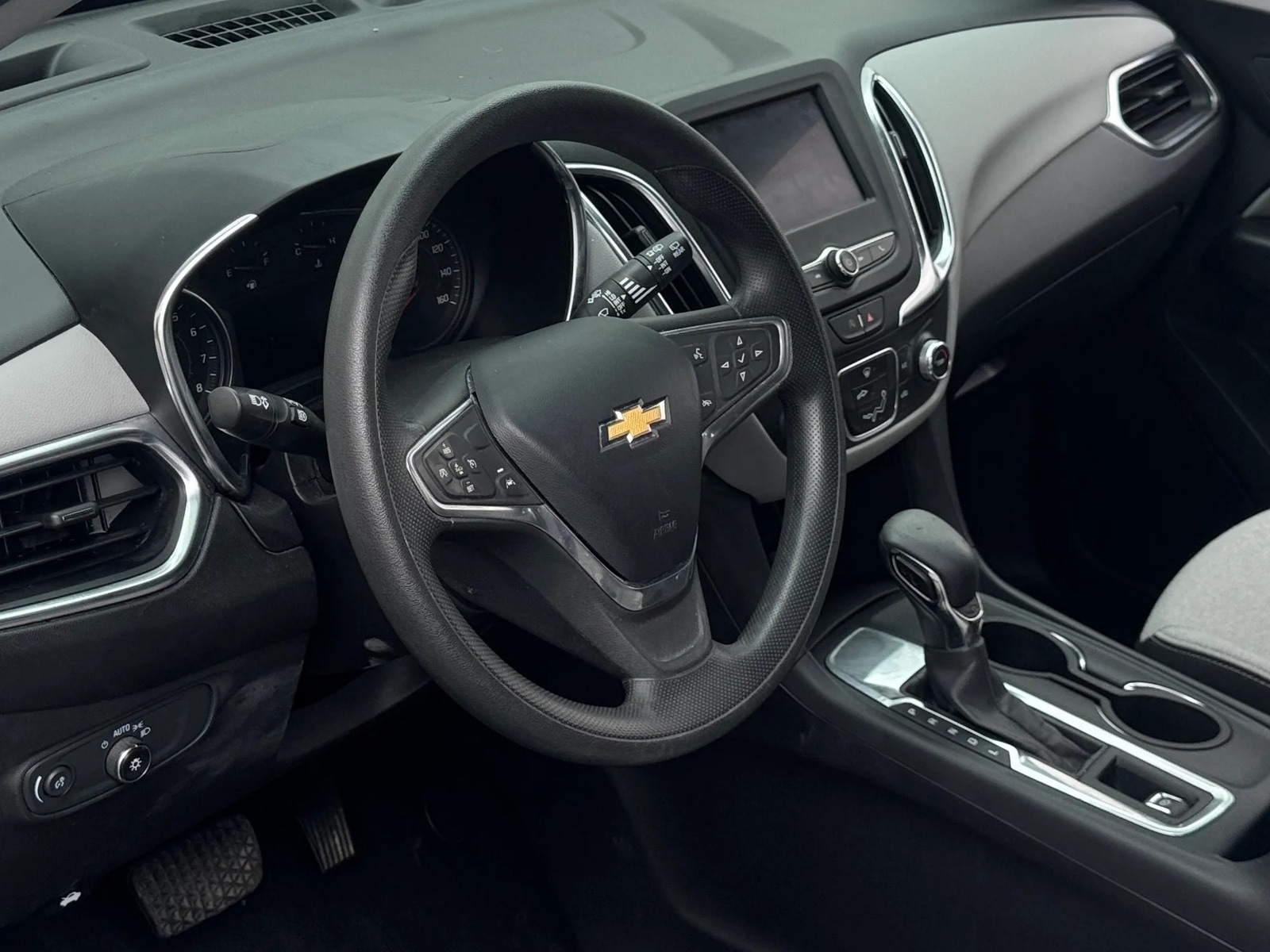 Thumbnail: 2022 Chevrolet Equinox - 3