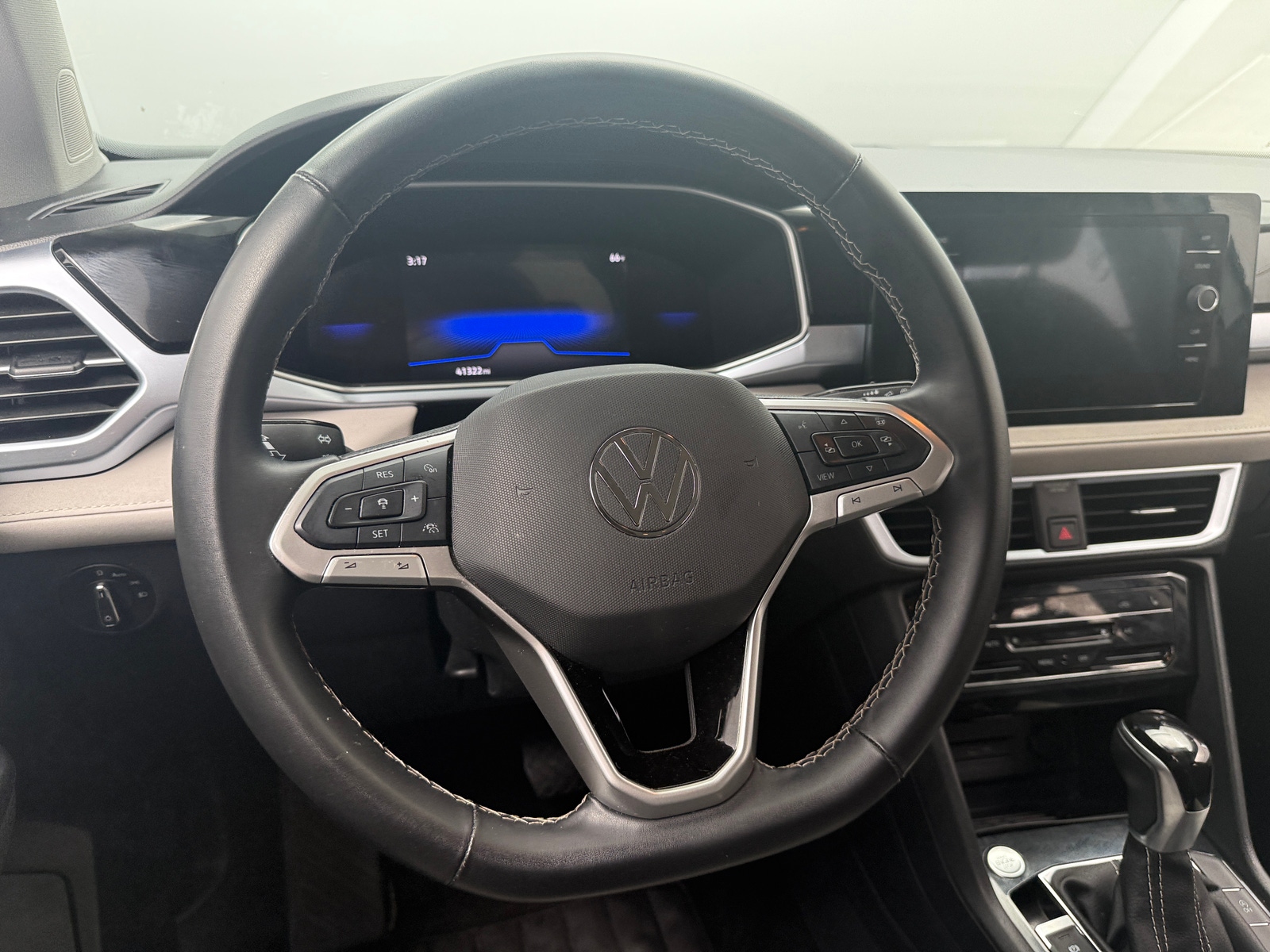 Thumbnail: 2025 Volkswagen Taos - 4