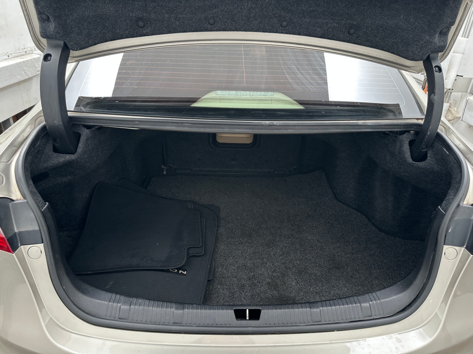 Thumbnail: 2013 Toyota Avalon - 6