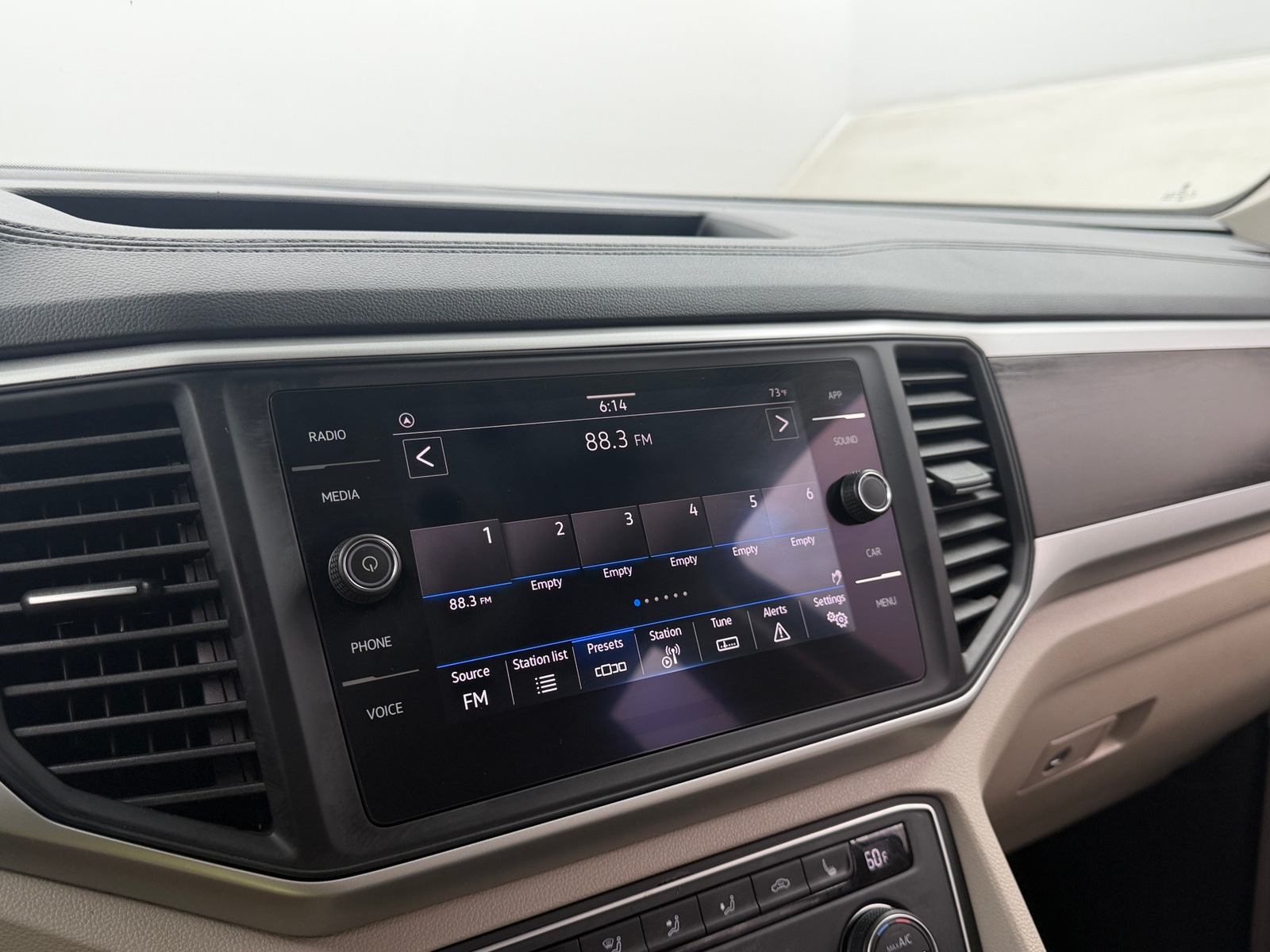 Thumbnail: 2021 Volkswagen Atlas - 3