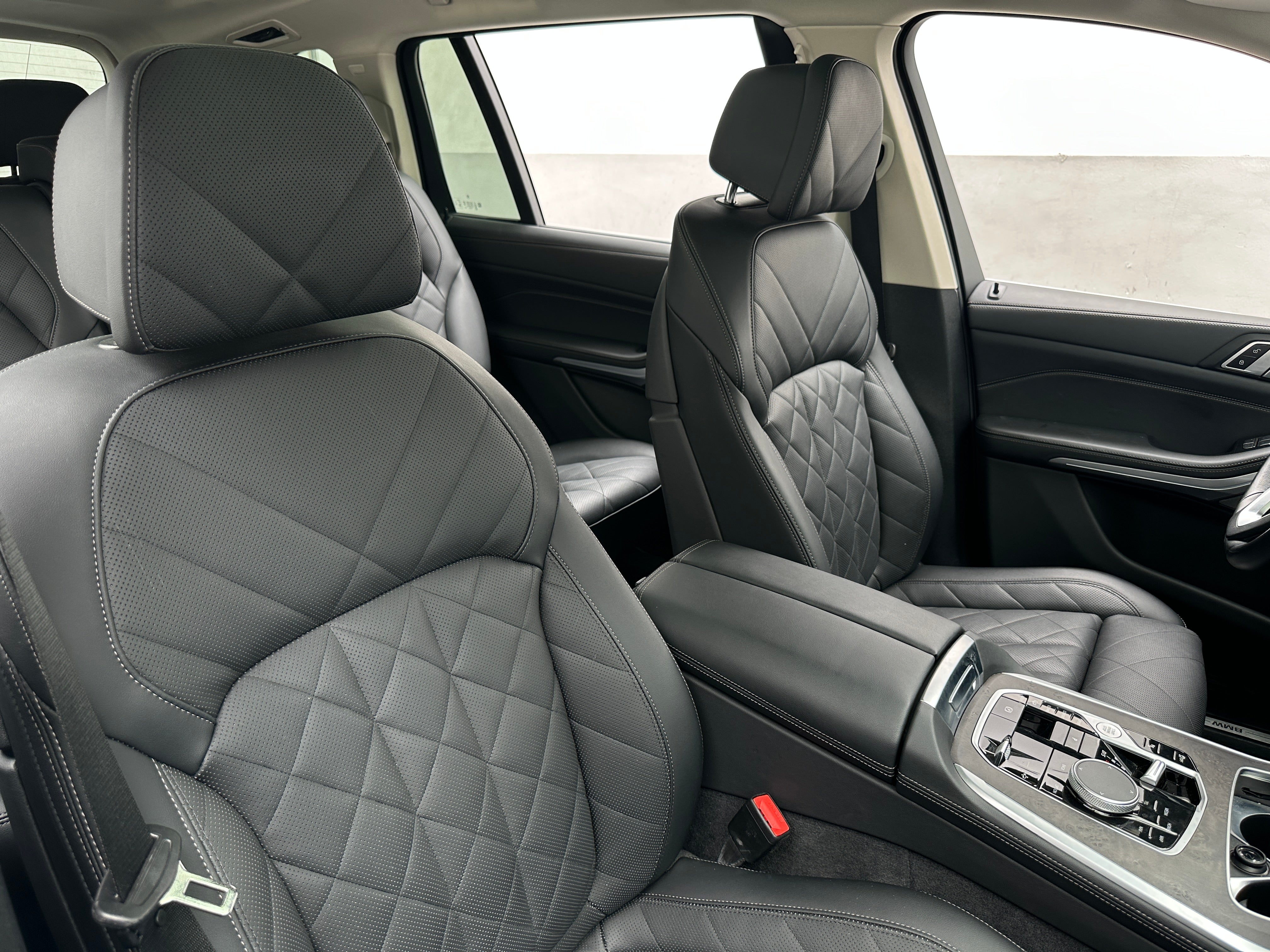 2025 BMW X7