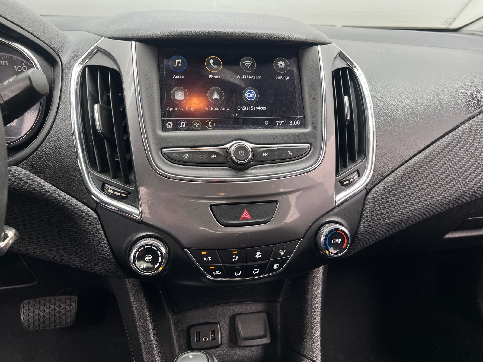 Thumbnail: 2019 Chevrolet Cruze - 4