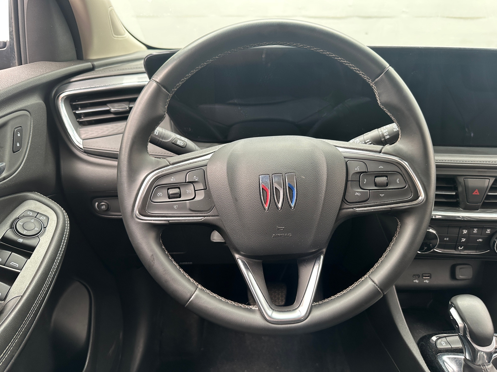 Thumbnail: 2025 Buick Encore GX - 4