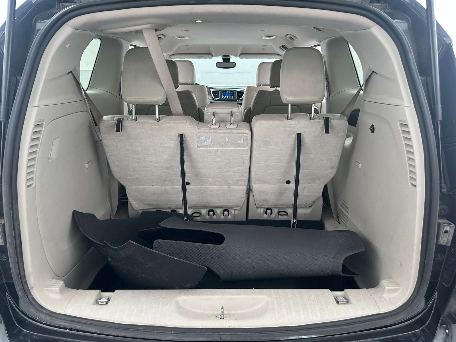 Thumbnail: 2021 Chrysler Voyager - 6