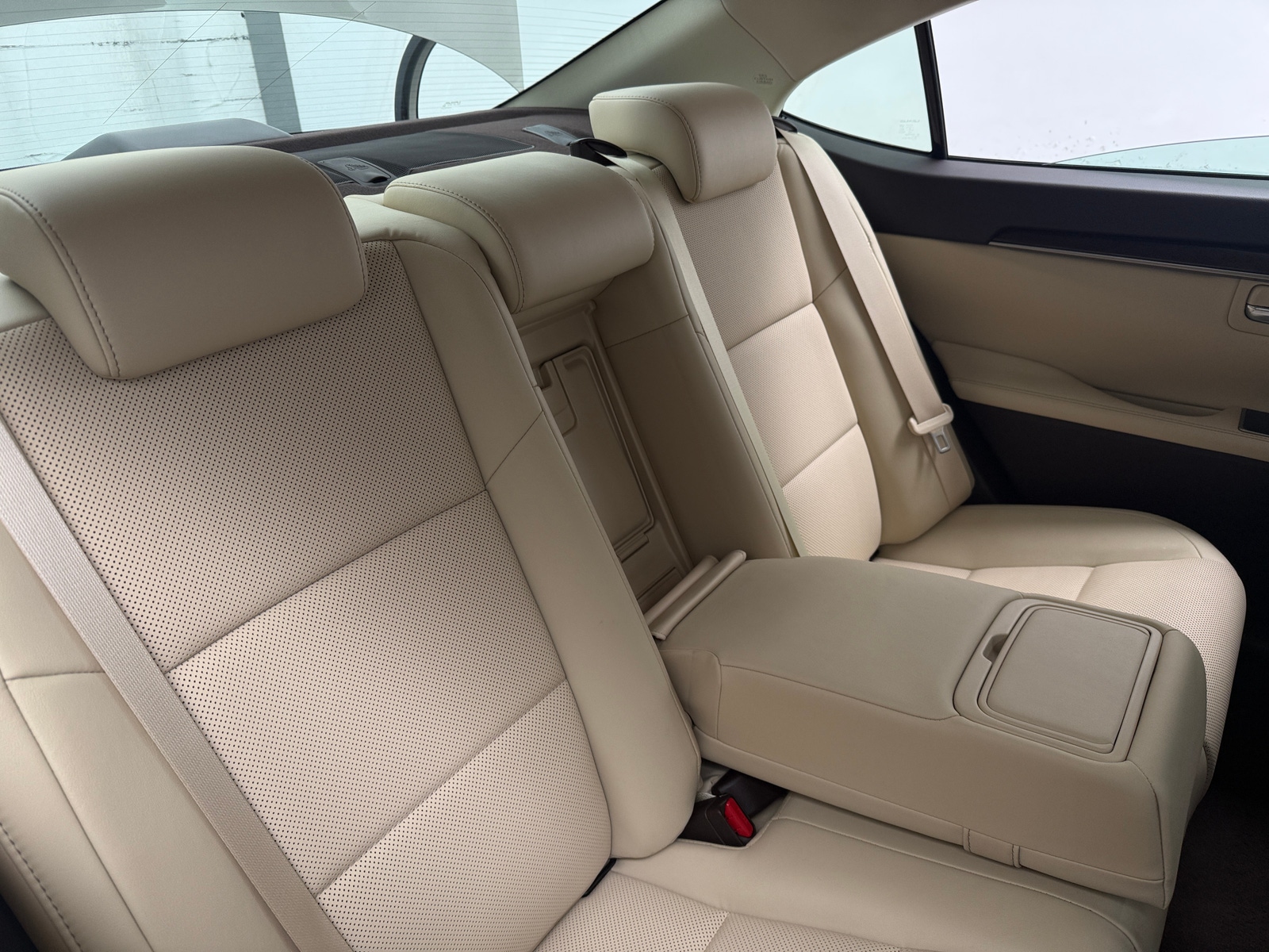 Thumbnail: 2018 Lexus ES - 6