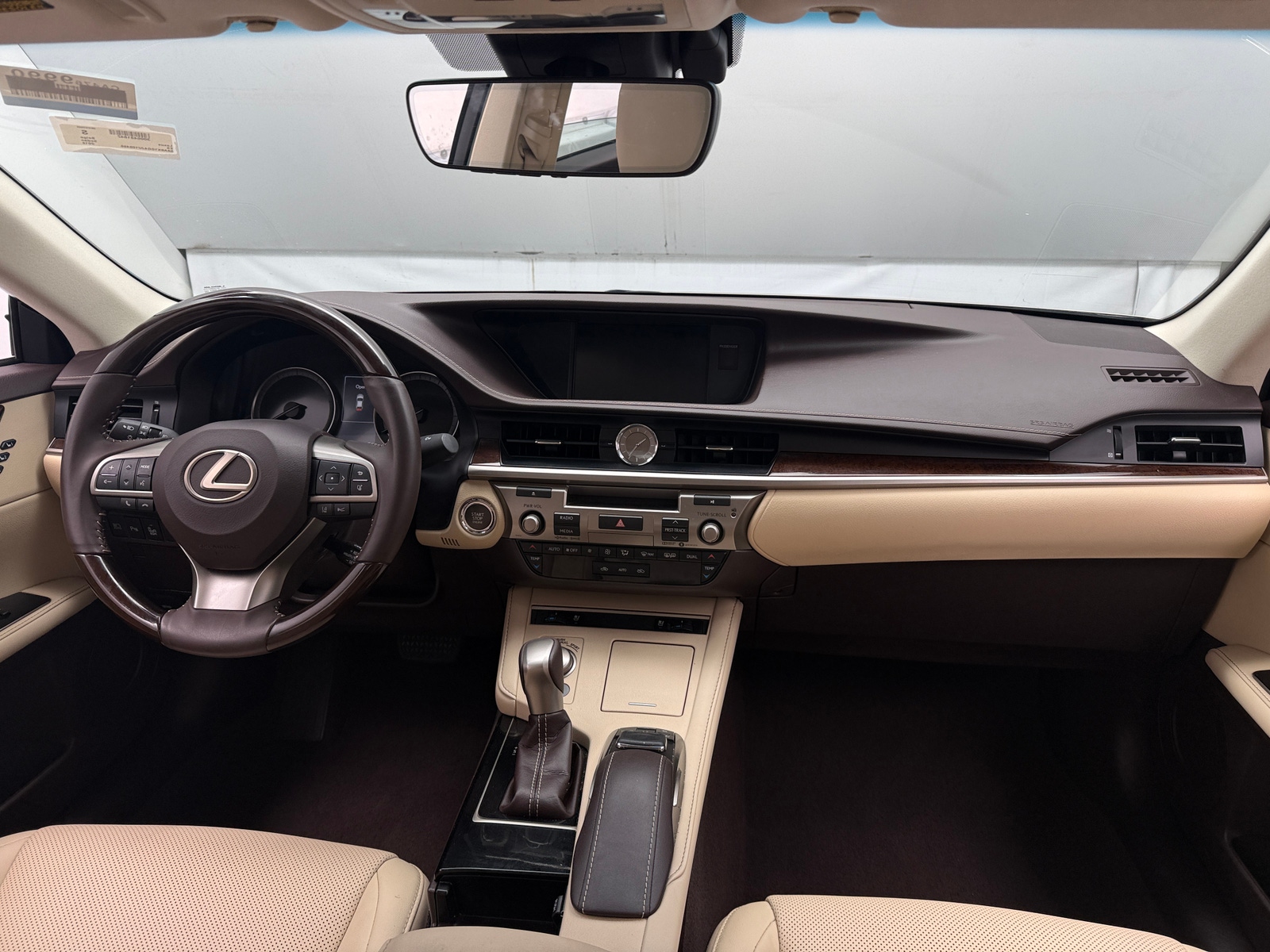 Thumbnail: 2018 Lexus ES - 3