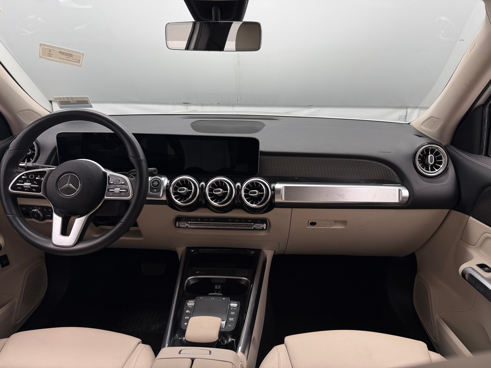 Thumbnail: 2021 Mercedes-Benz GLB - 2