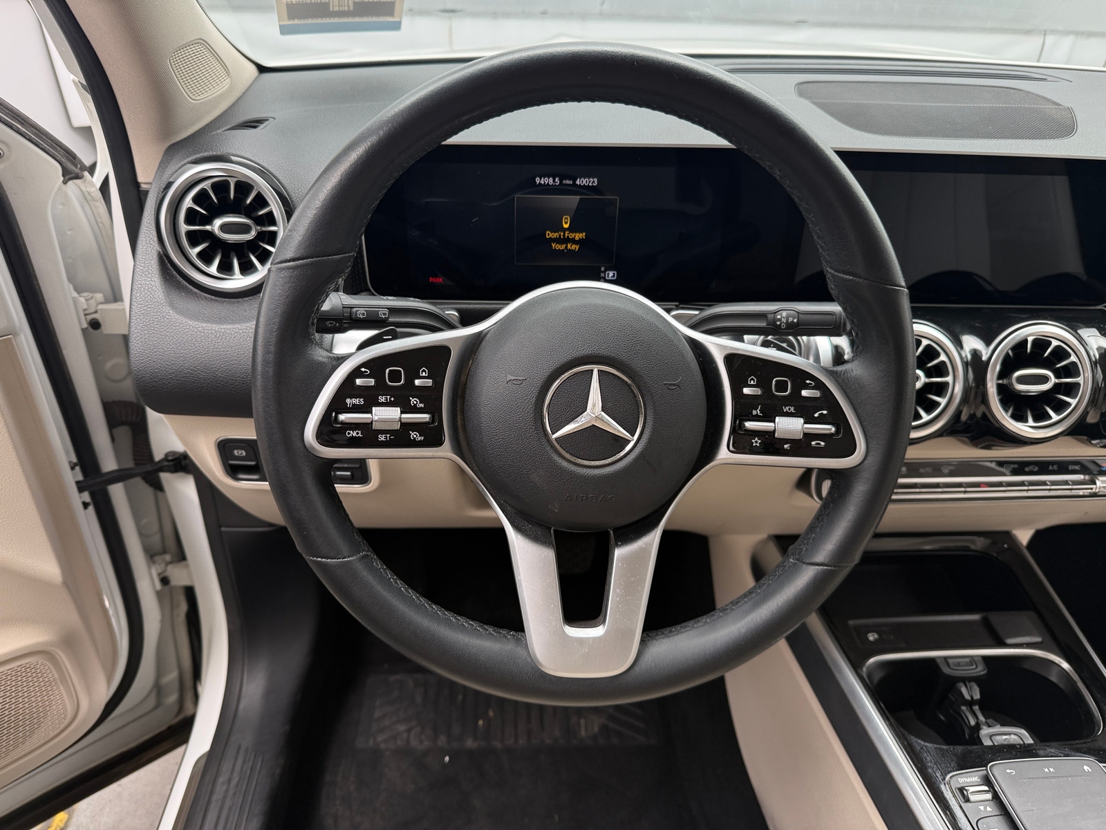 Thumbnail: 2021 Mercedes-Benz GLB - 4