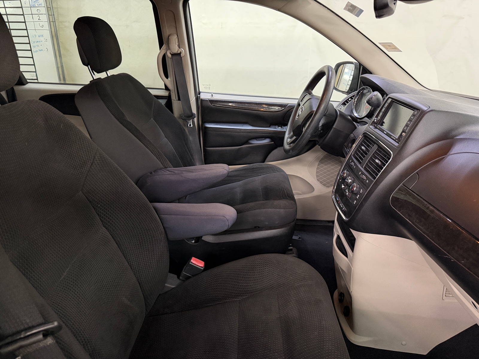 Thumbnail: 2019 Dodge Grand Caravan - 2