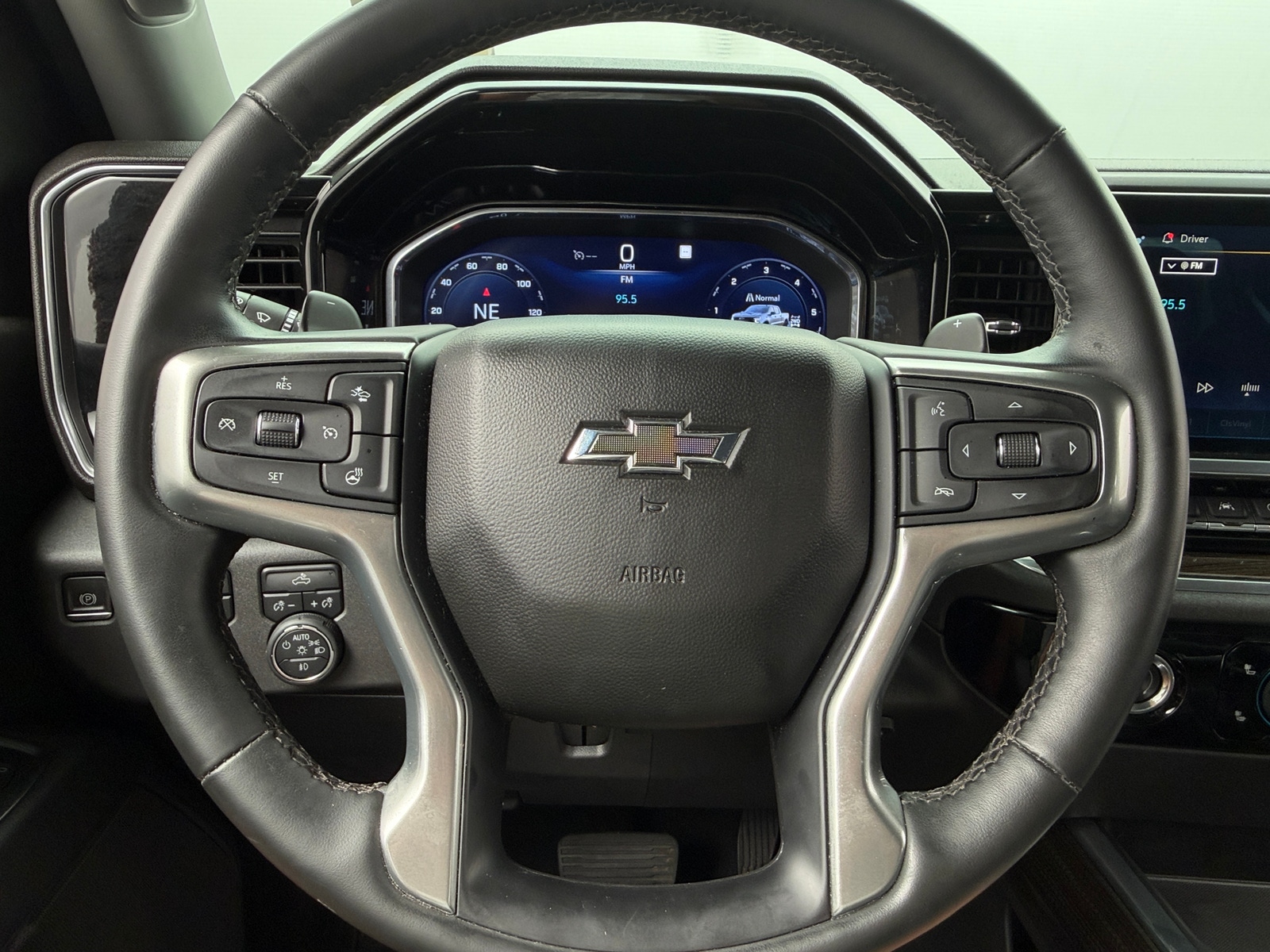 Thumbnail: 2023 Chevrolet Silverado 1500 - 5