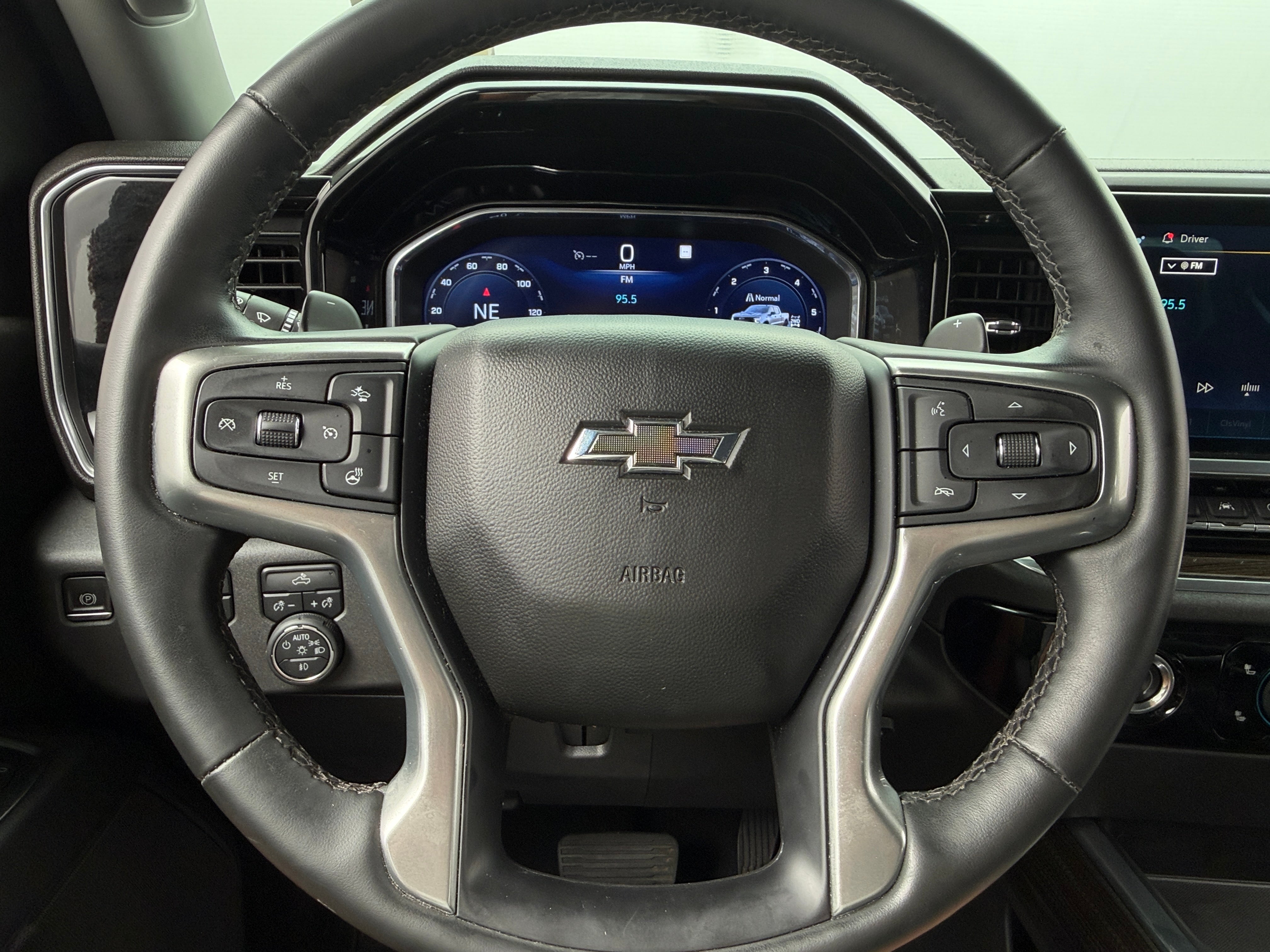 2023 Chevrolet Silverado 1500 LT Trail Boss - Photo 6