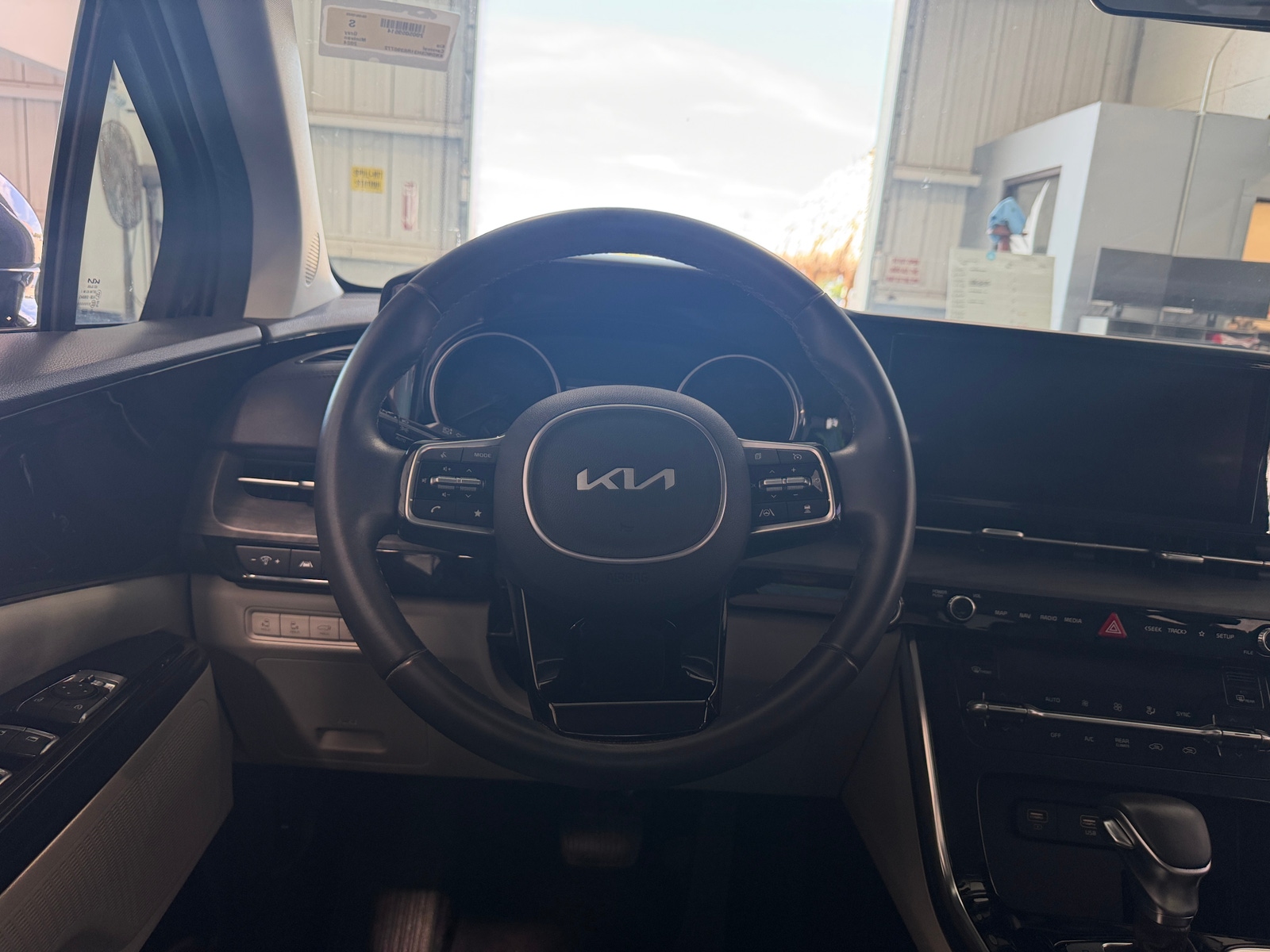 Thumbnail: 2024 Kia Carnival - 4