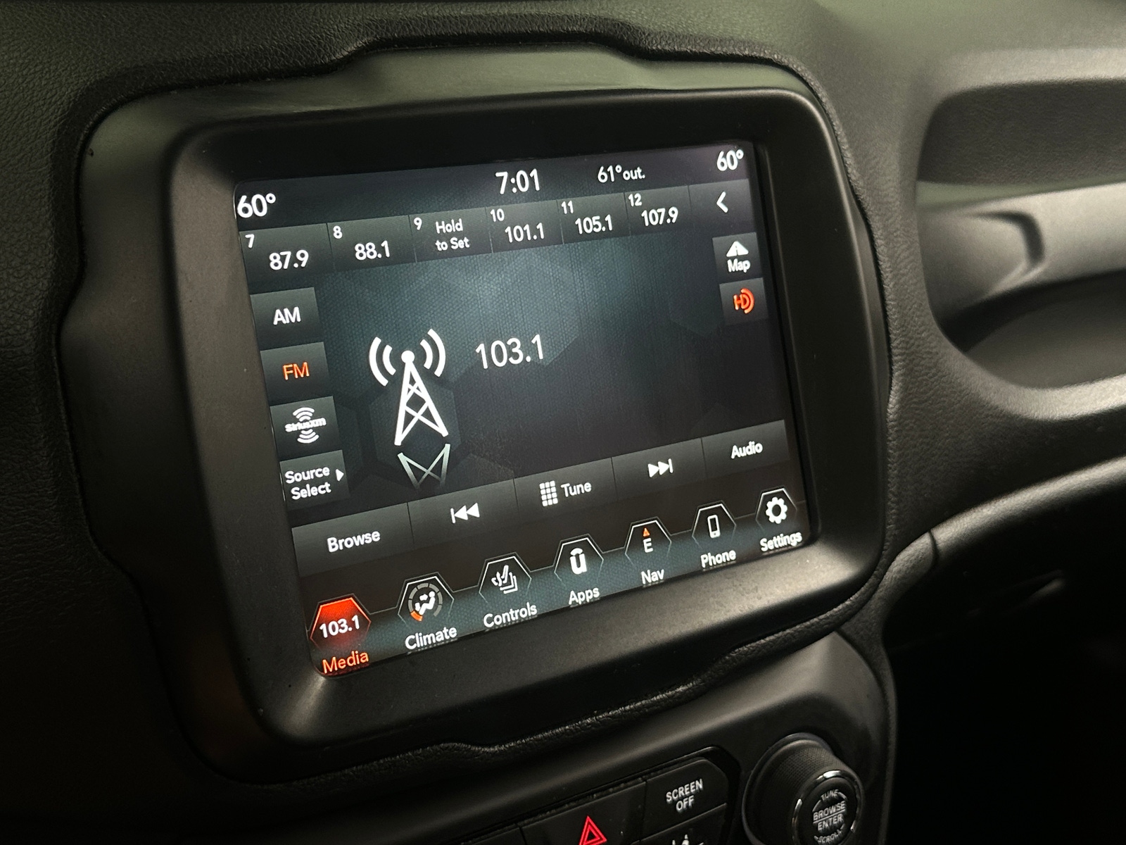 Thumbnail: 2022 Jeep Renegade - 4