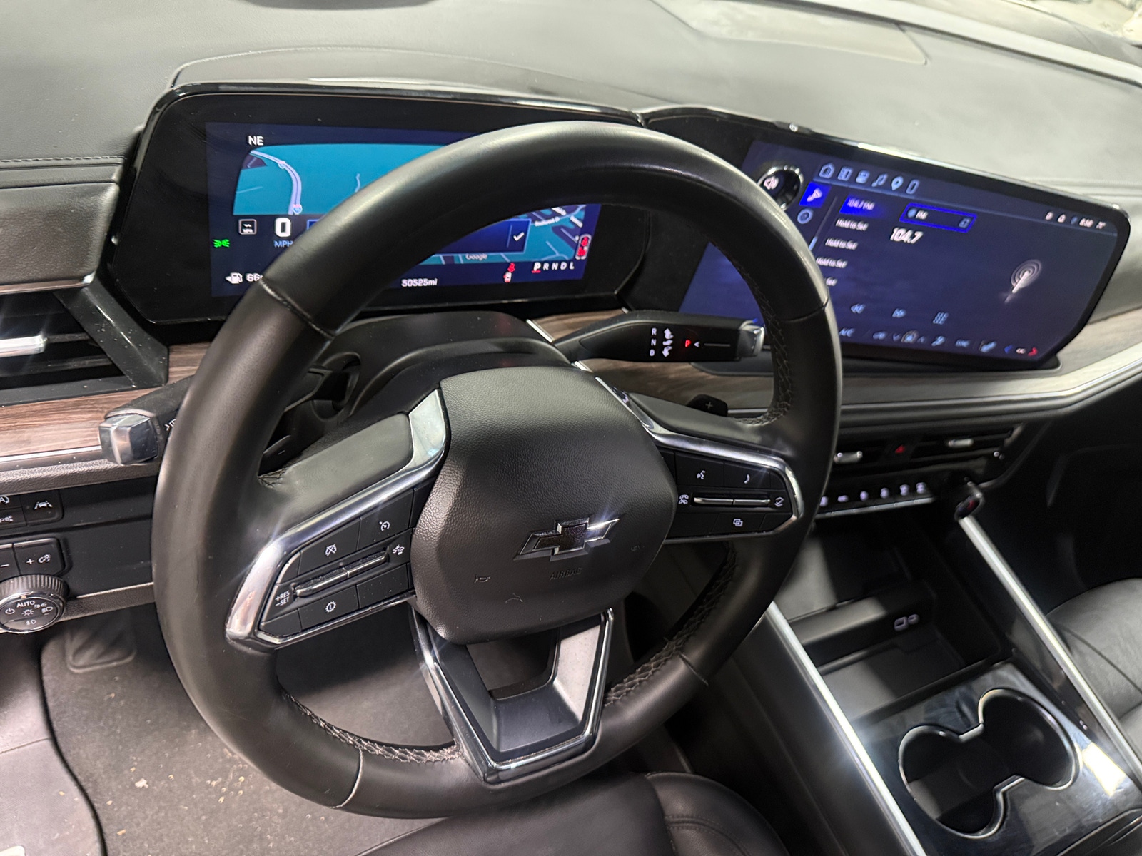 Thumbnail: 2025 Chevrolet Suburban - 4