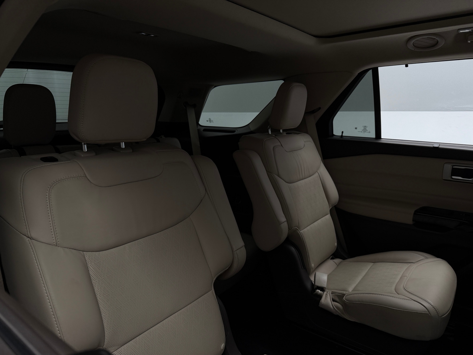 Thumbnail: 2022 Ford Explorer - 5