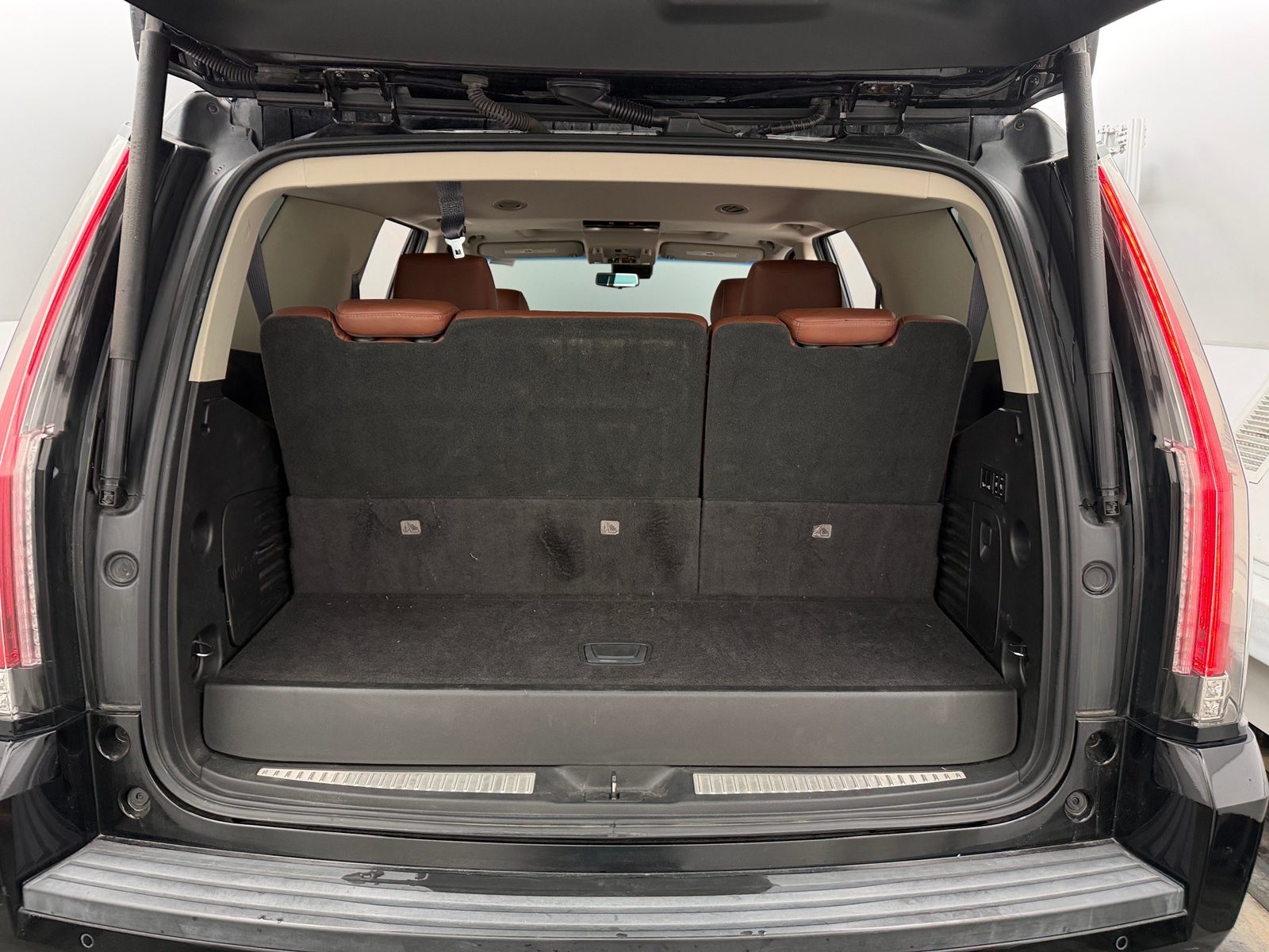 Thumbnail: 2017 Cadillac Escalade - 6